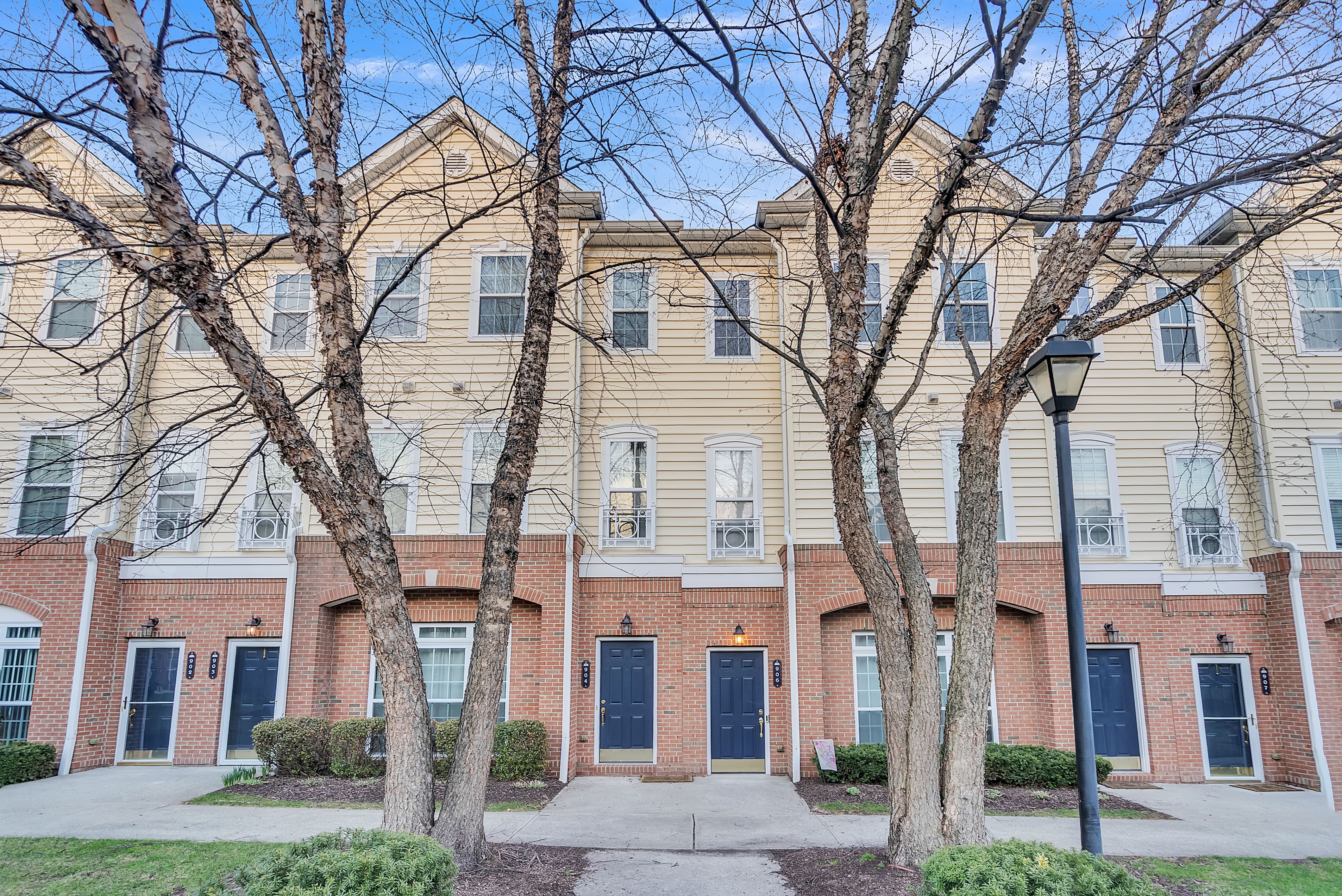 906 Memorial Drive 