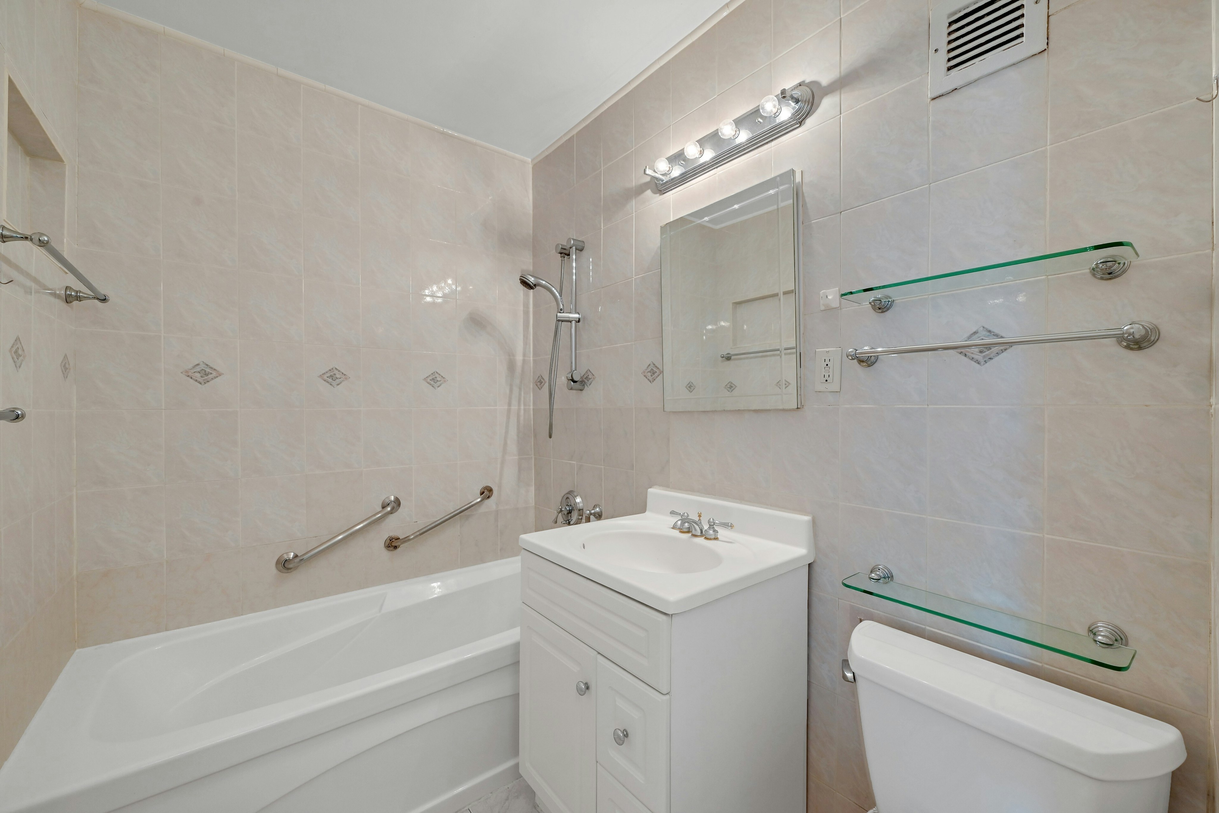 4 Horizon Road North G5