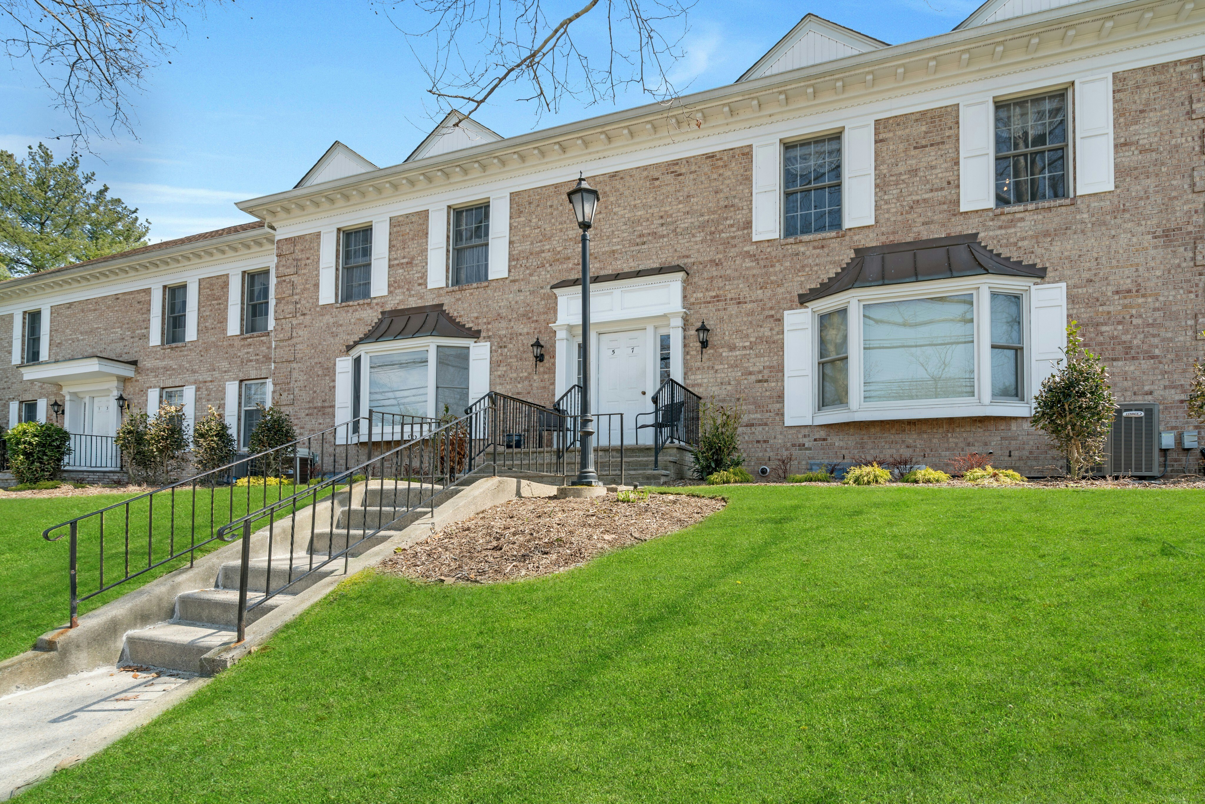 7B South Maple Avenue 