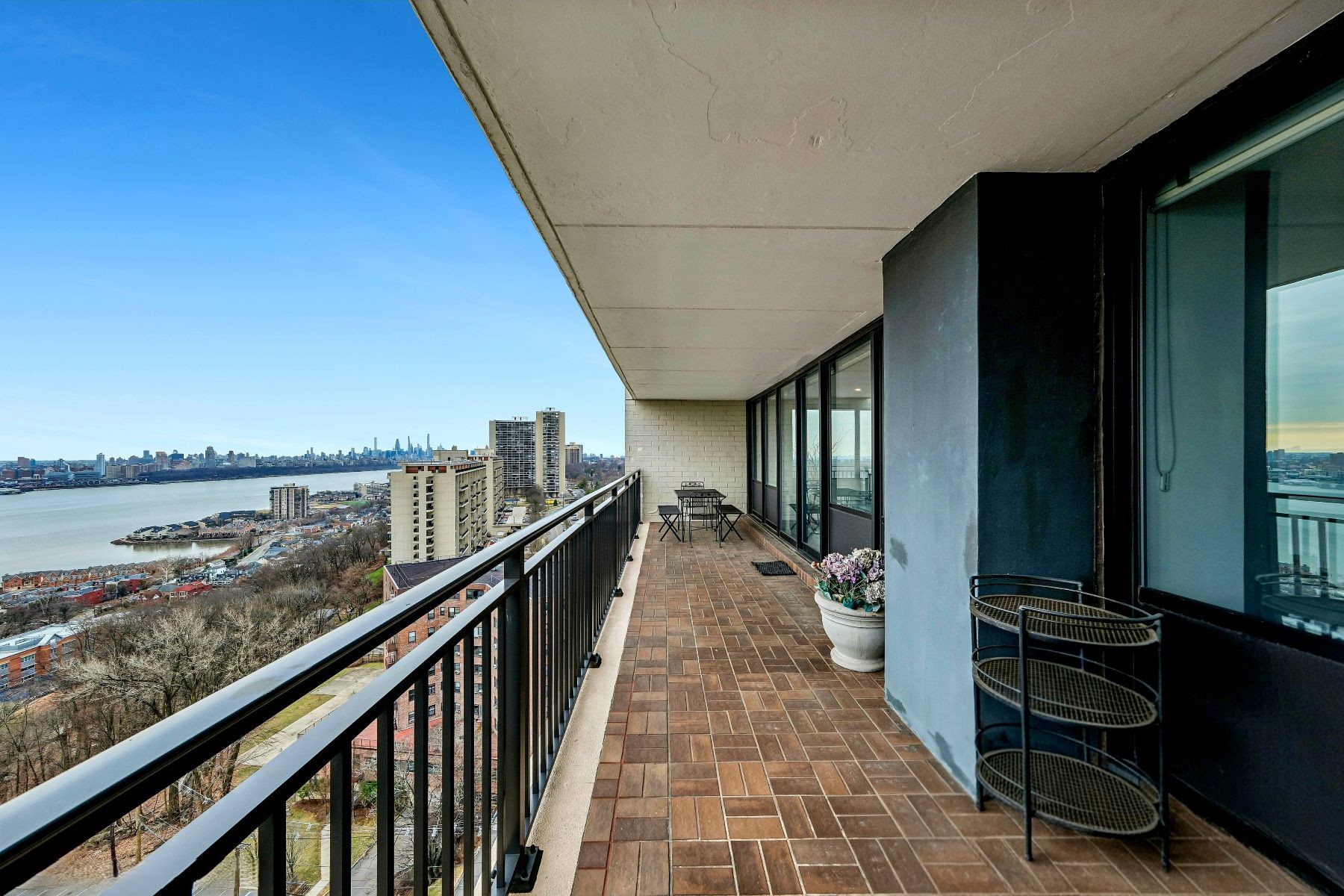 1500 Palisade Avenue #14F