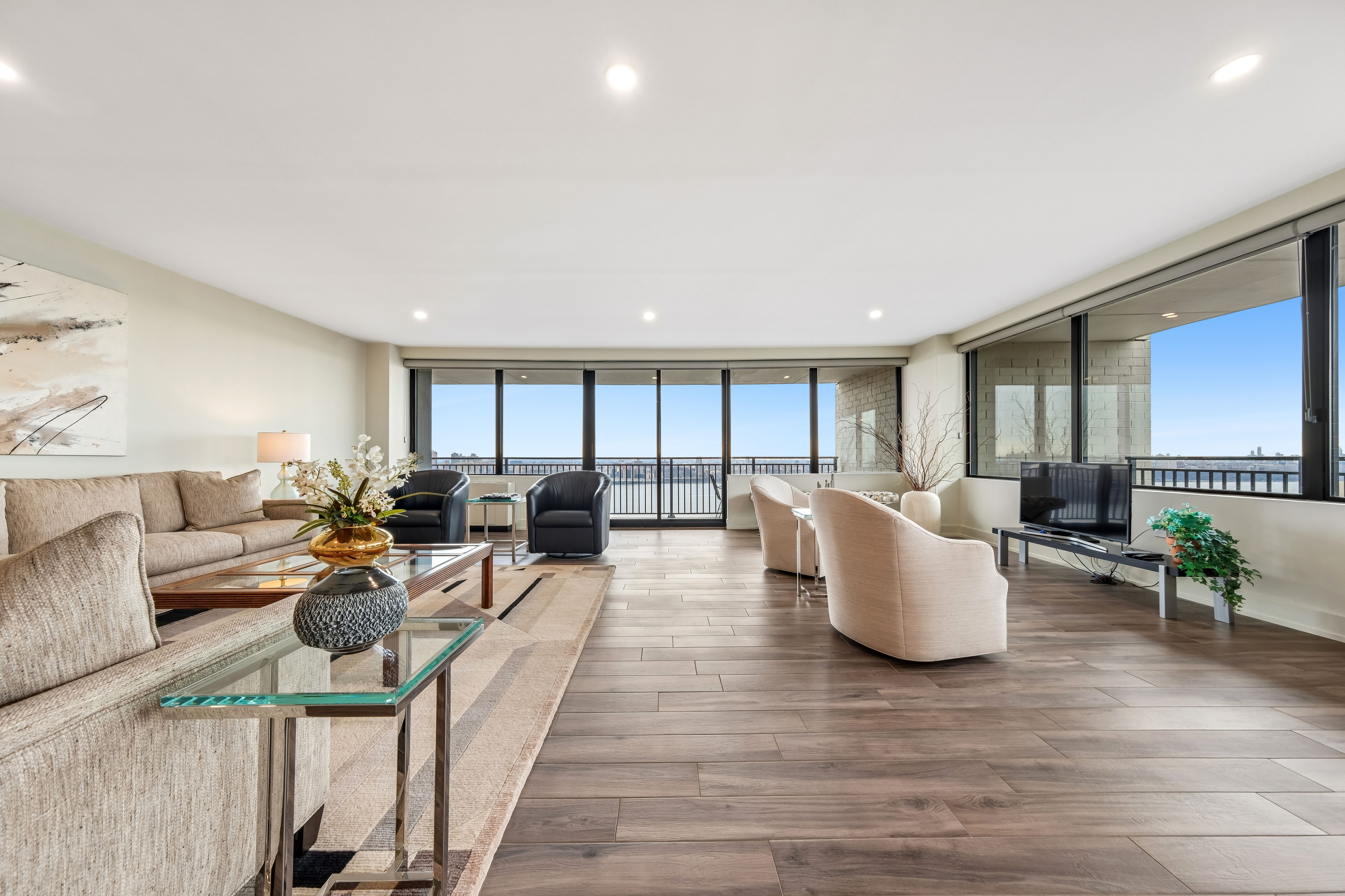 1500 Palisade Avenue #14F