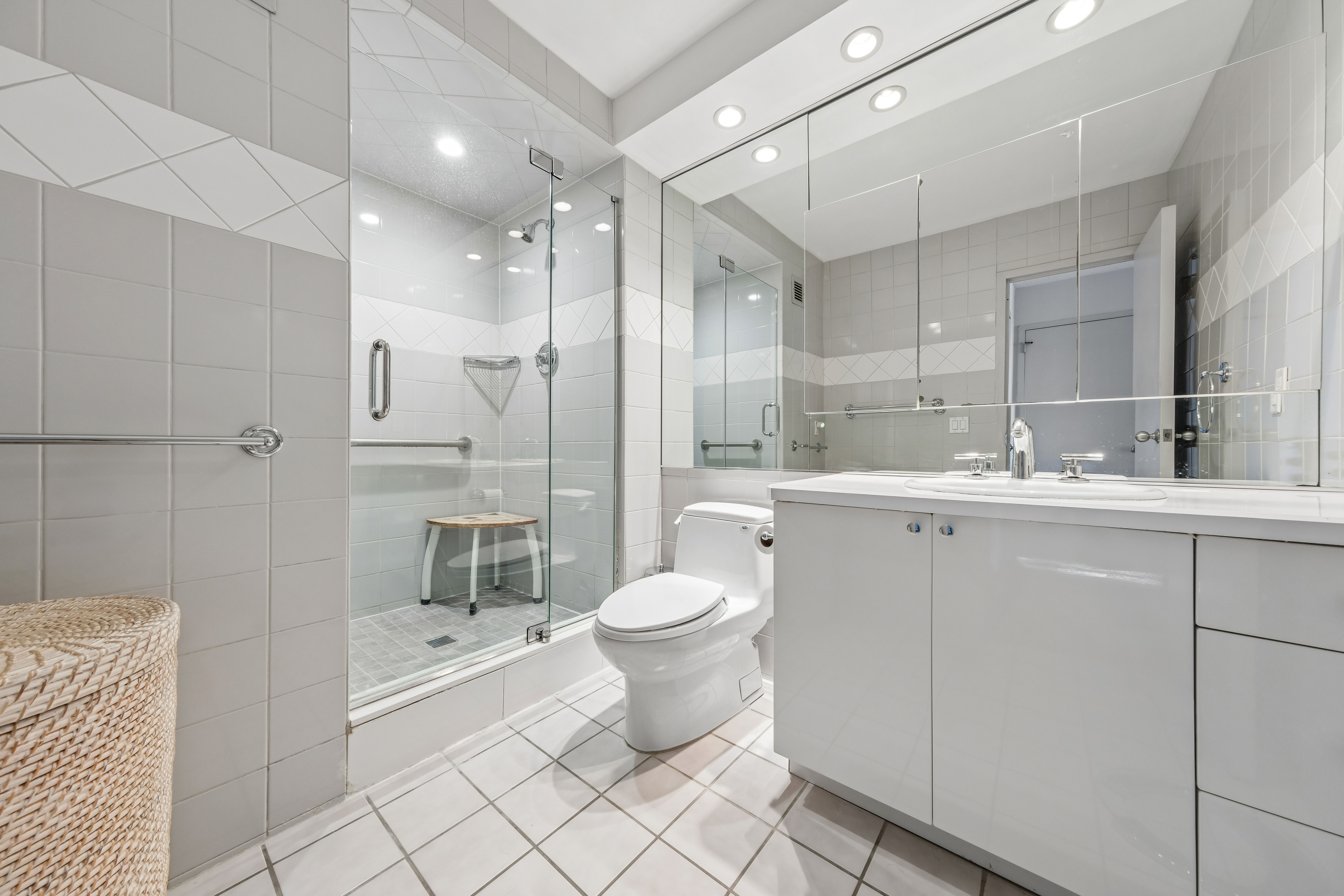 1500 Palisade Avenue #14F