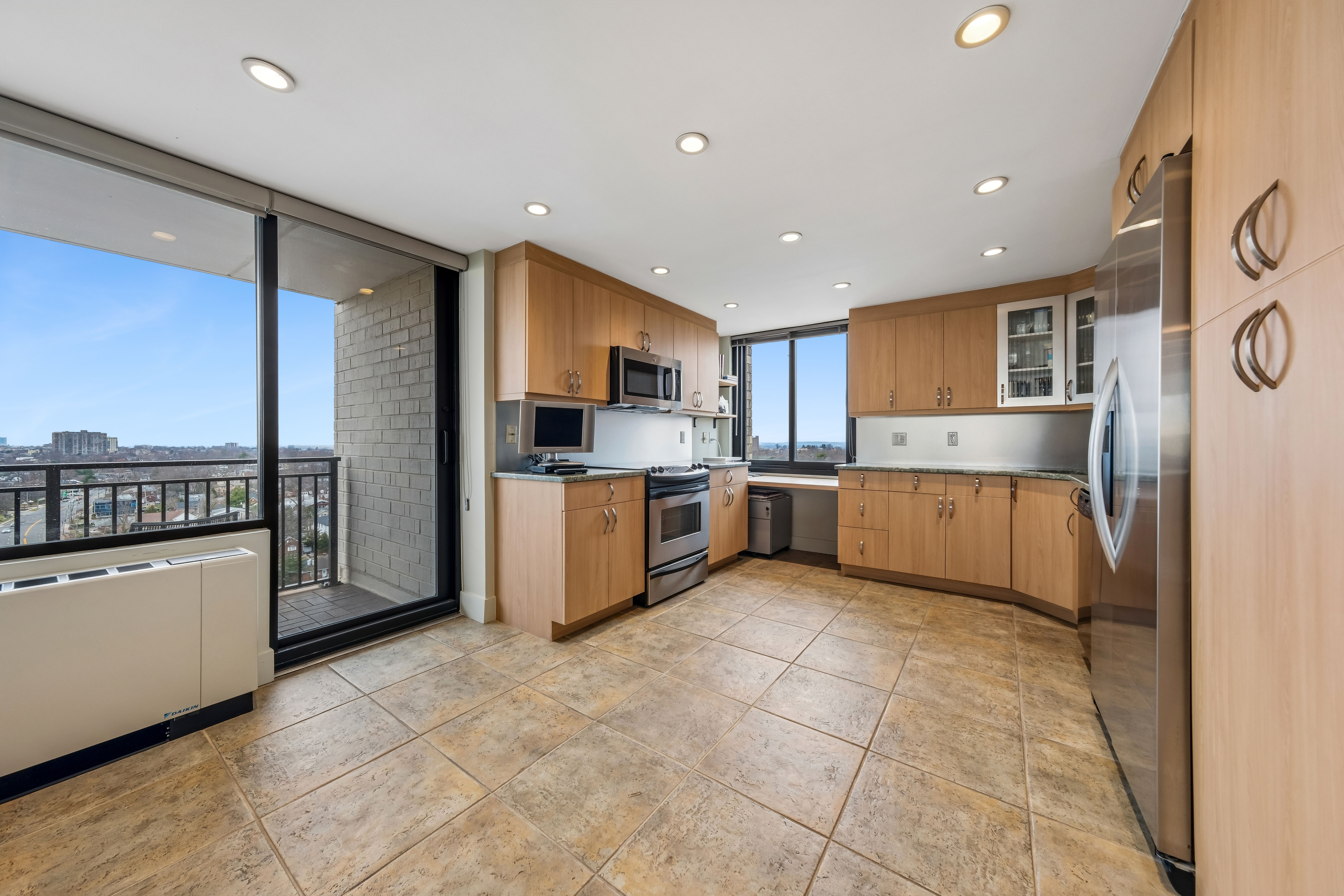 1500 Palisade Avenue #14F