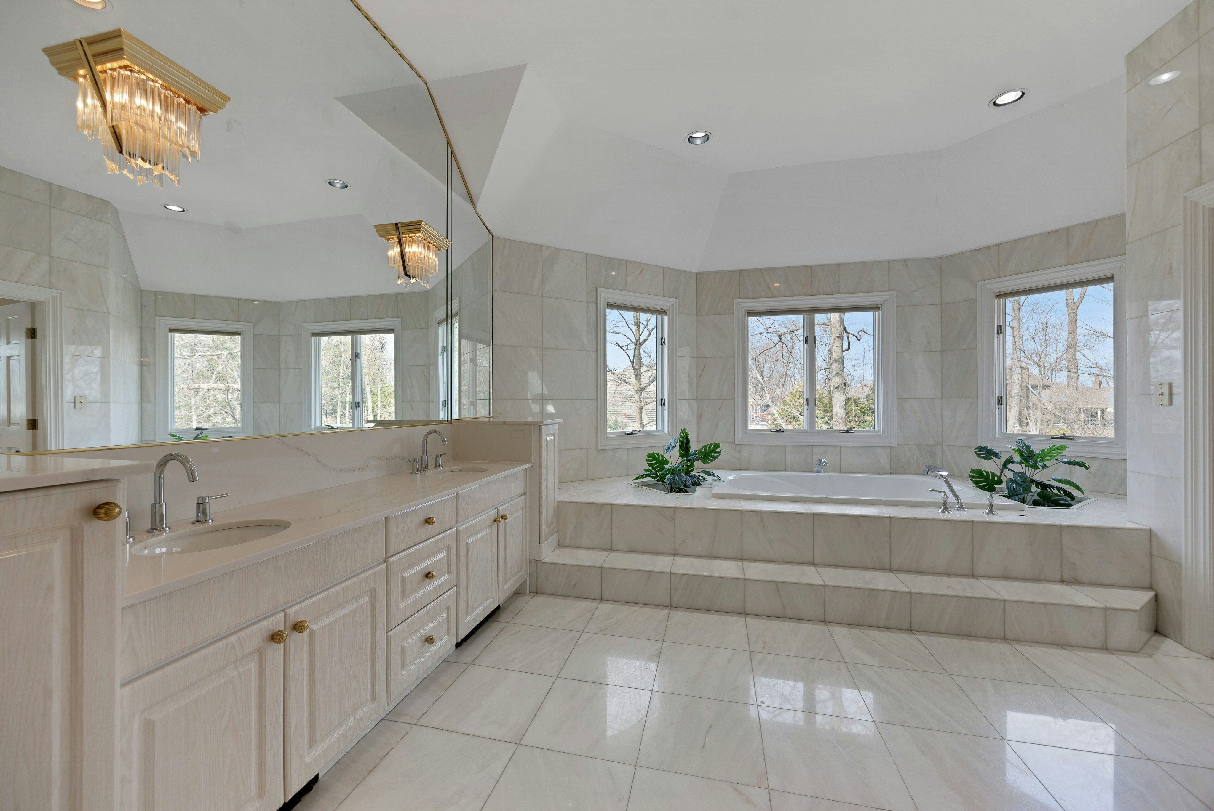 718 High Woods Drive 