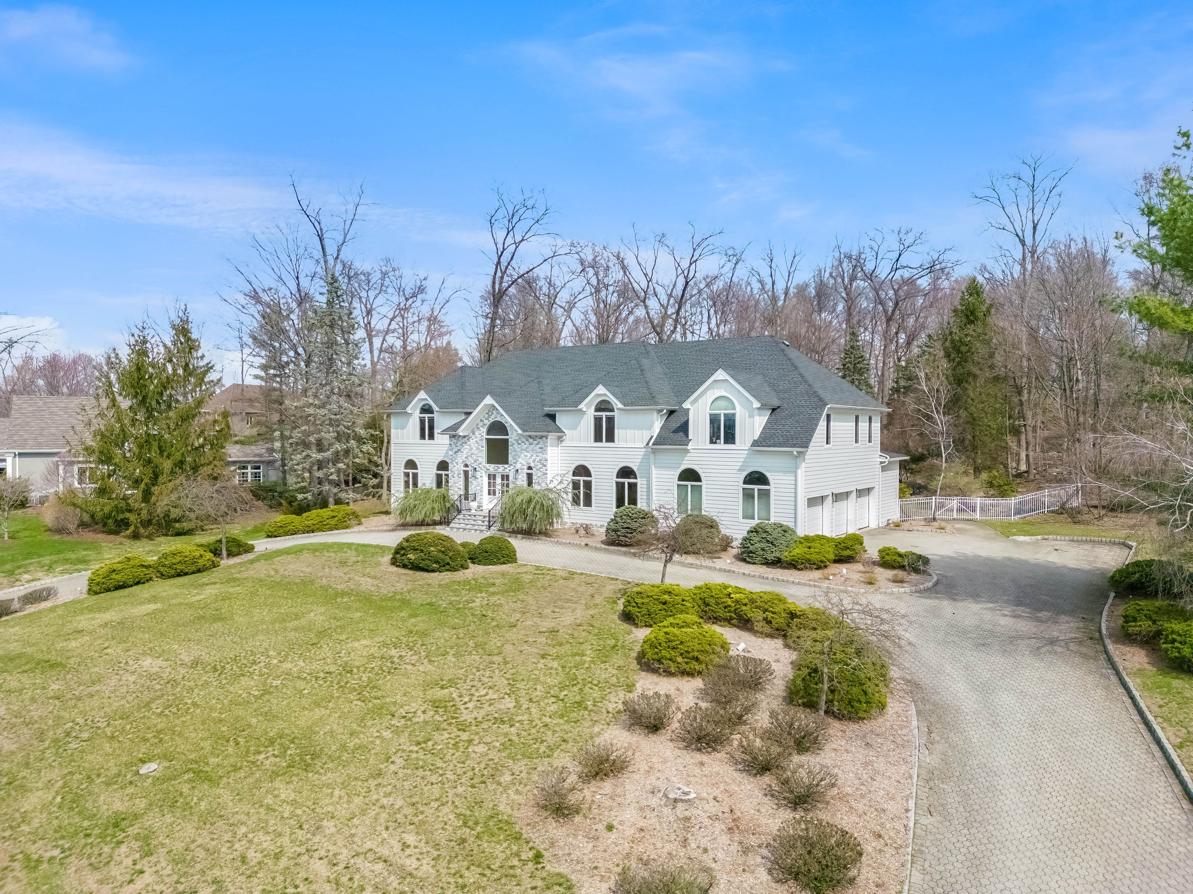 718 High Woods Drive 