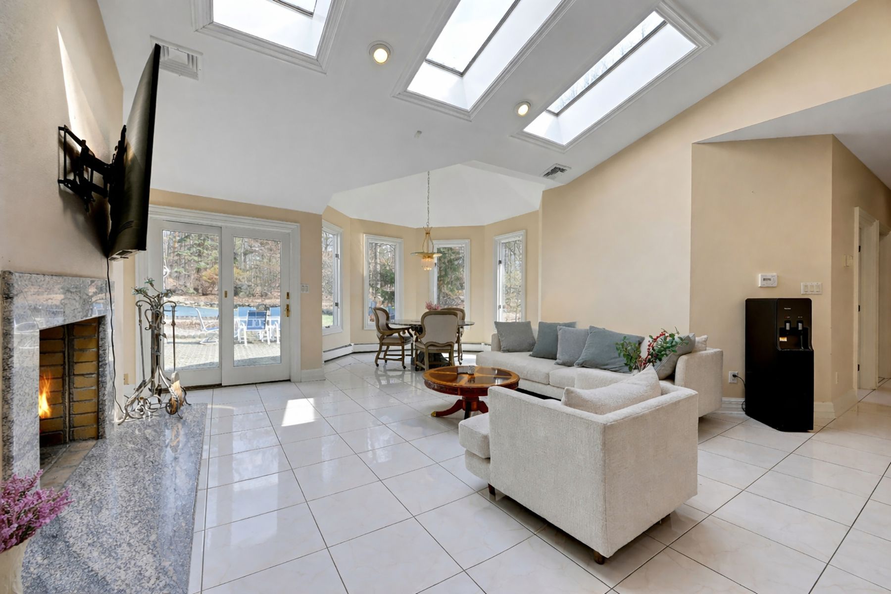 718 High Woods Drive 