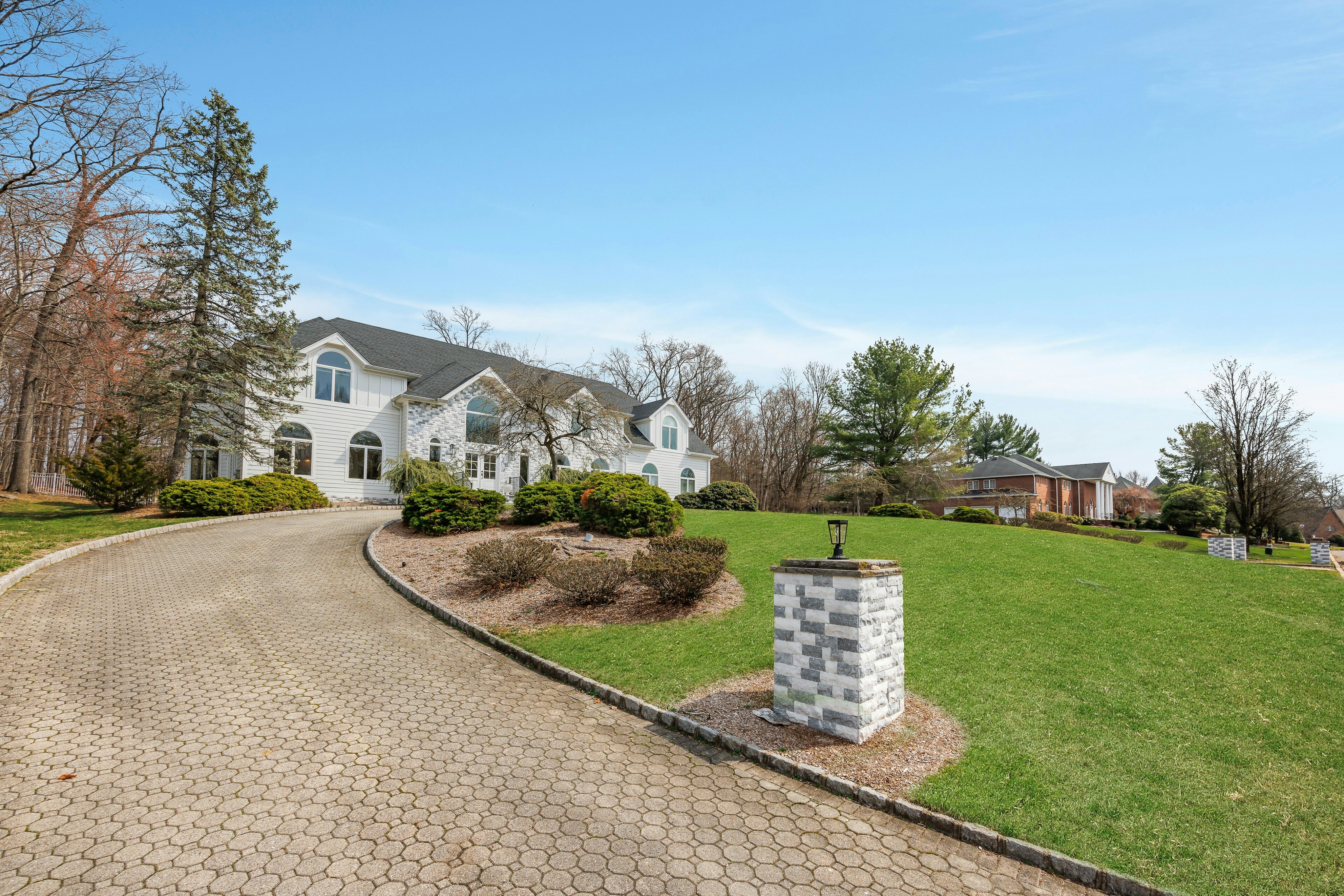 718 High Woods Drive 