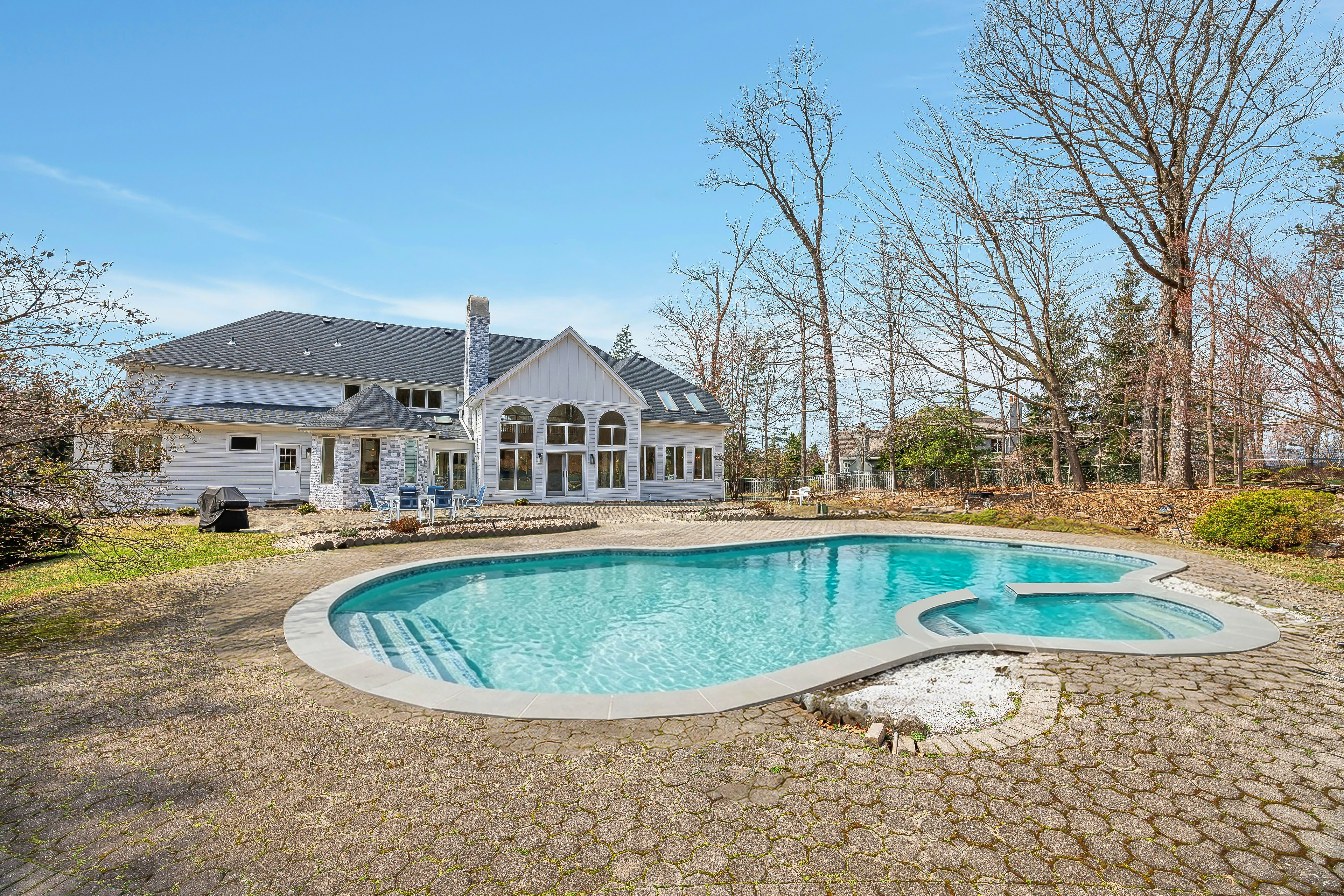 718 High Woods Drive 