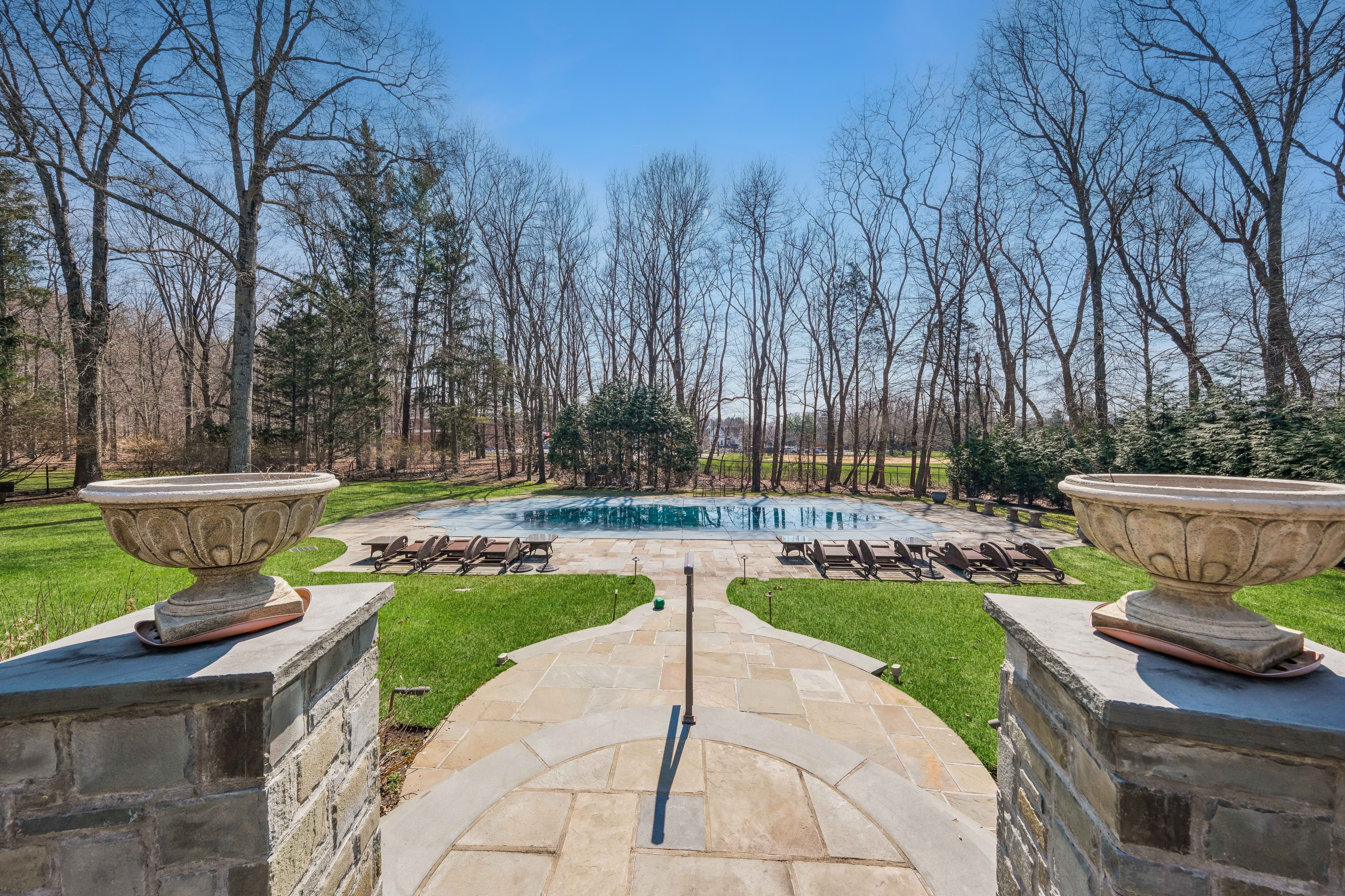 2 Alford Drive 