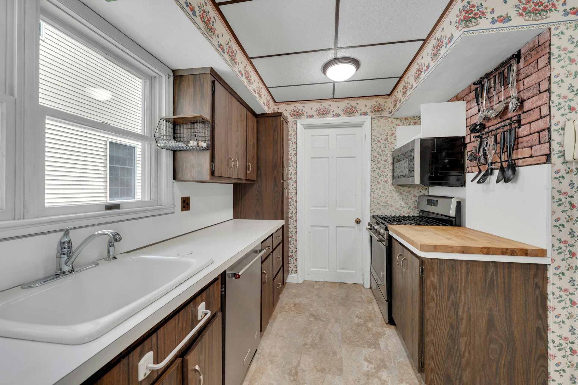 76 Magnolia Avenue 