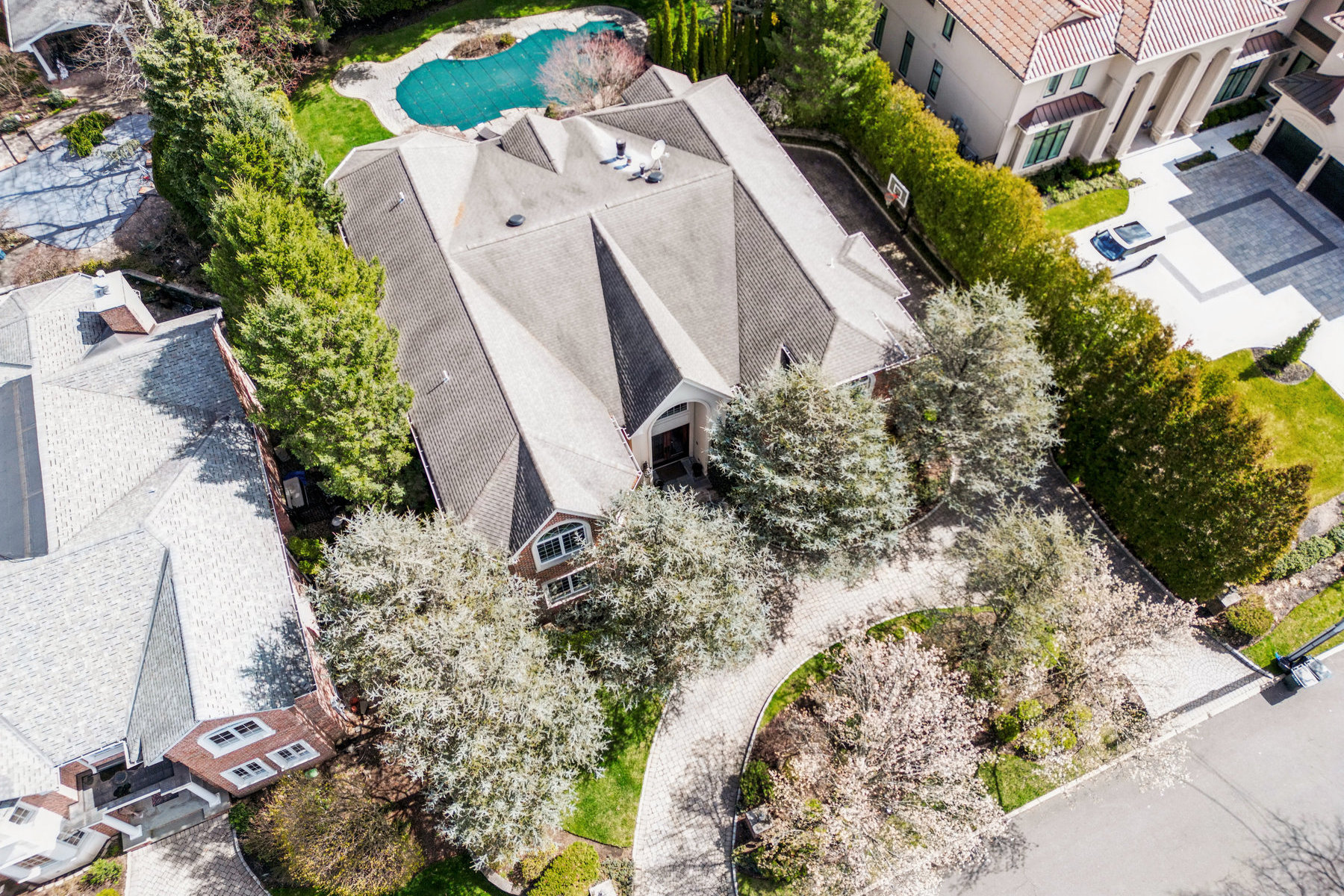 8 Willow Drive 