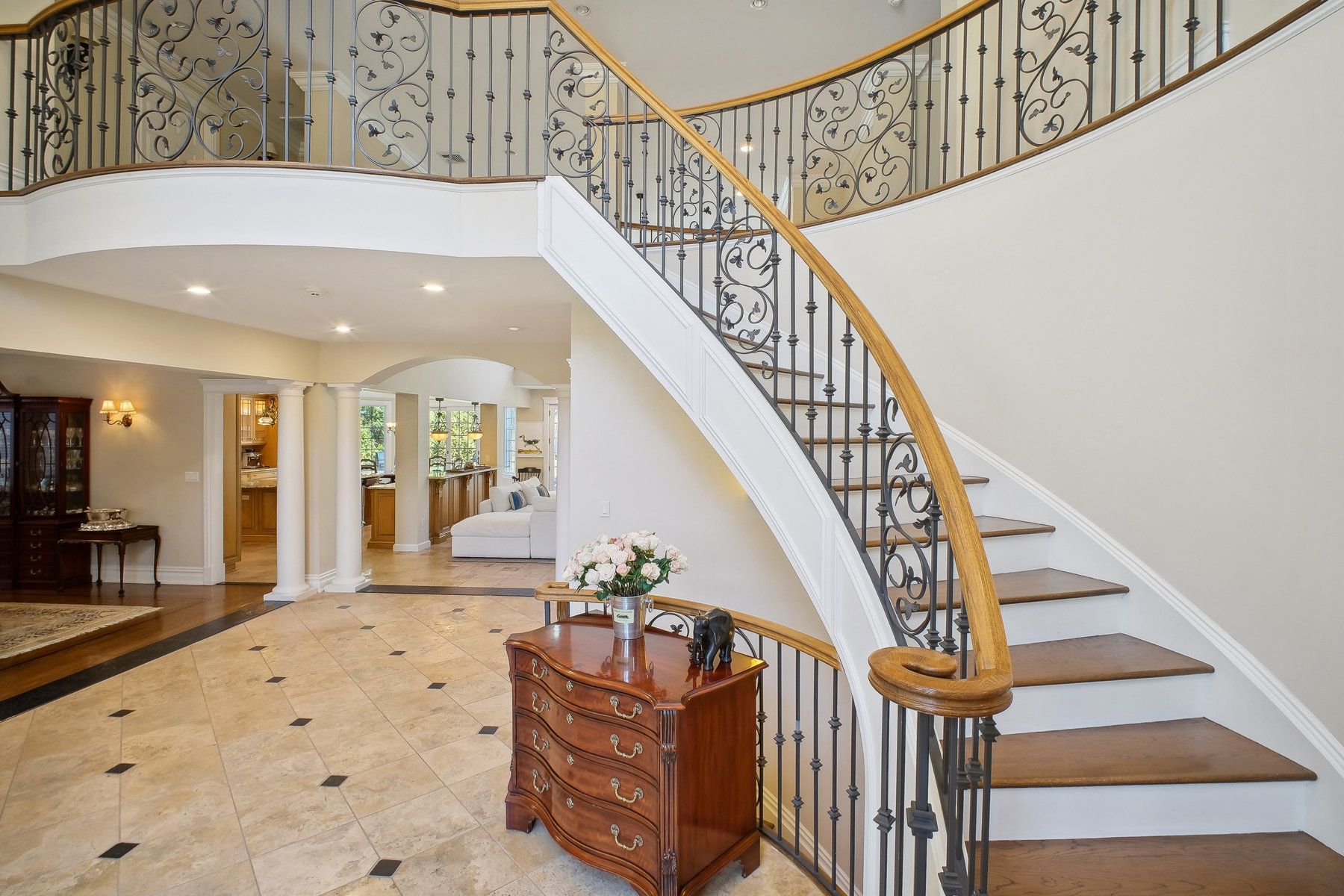 8 Willow Drive 