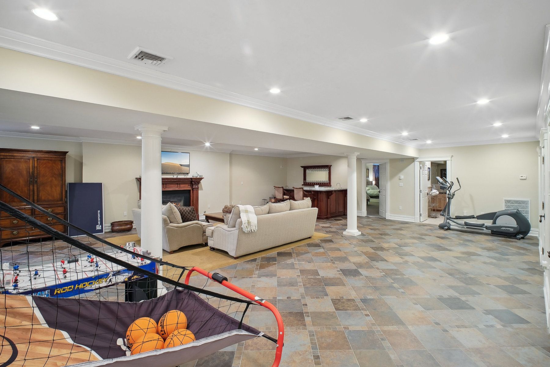 8 Willow Drive 