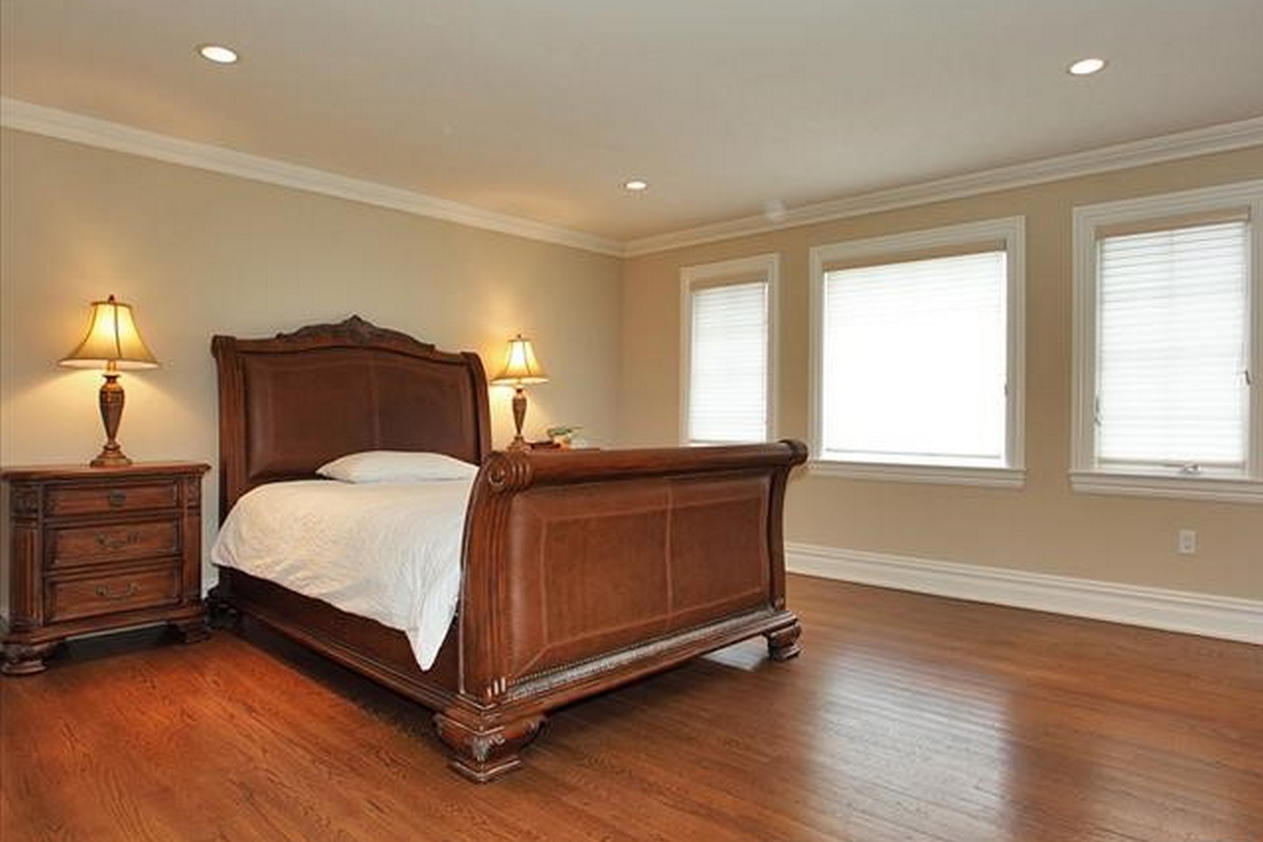 8 Willow Drive 