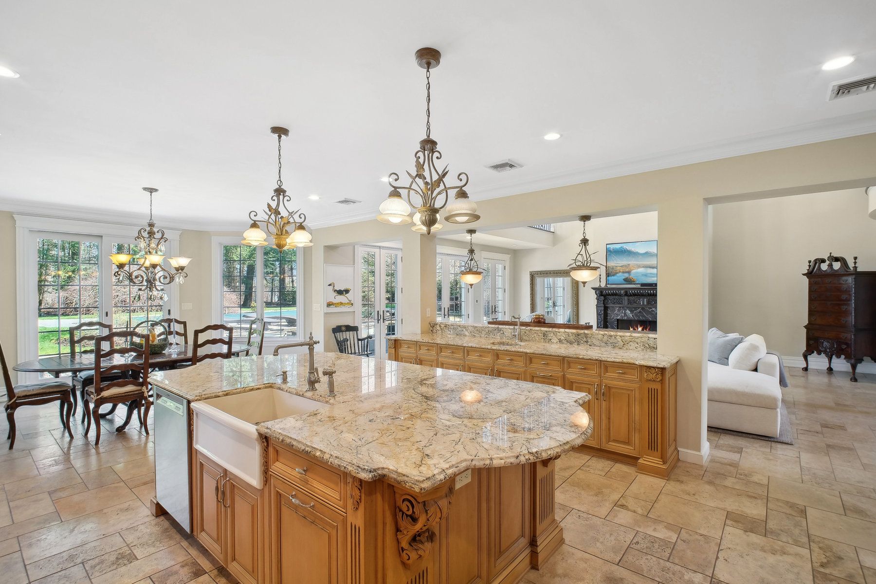 8 Willow Drive 