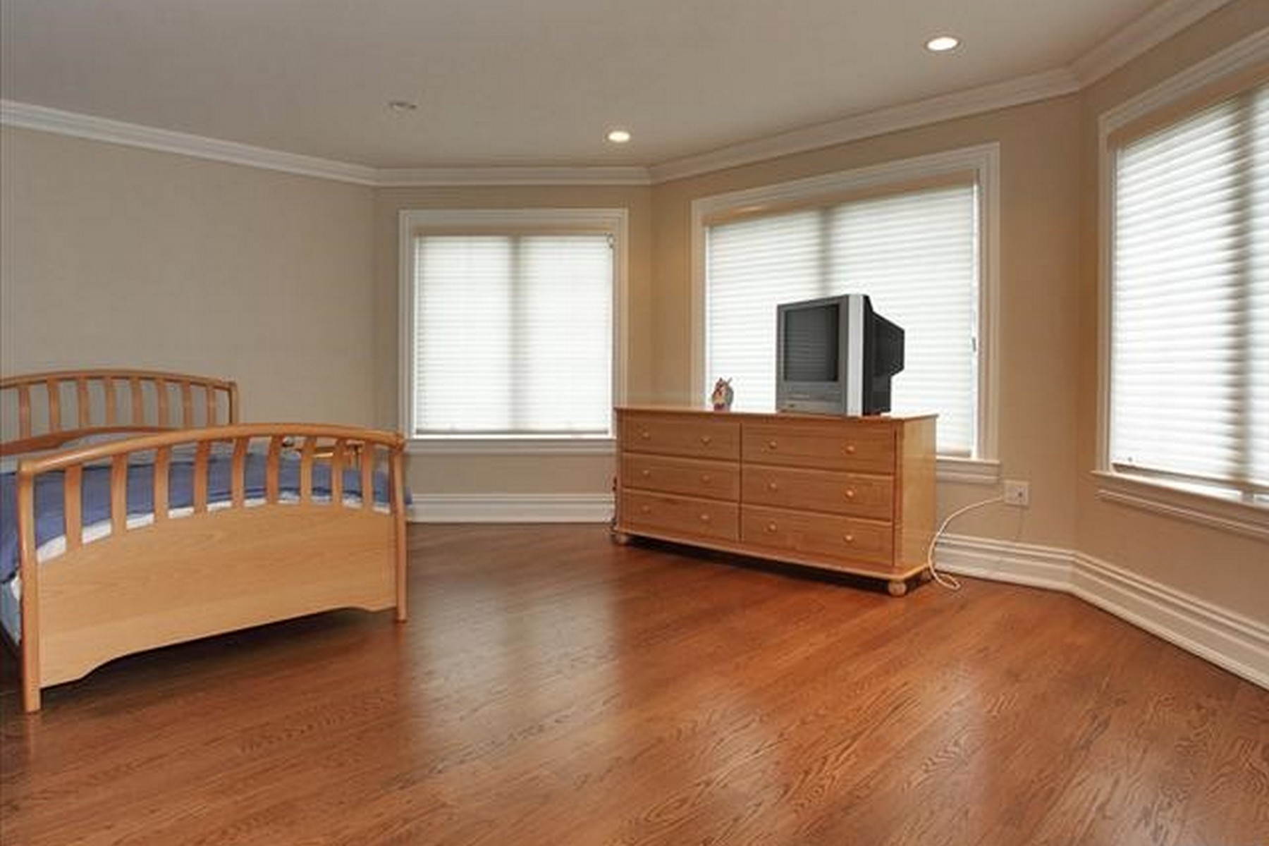 8 Willow Drive 