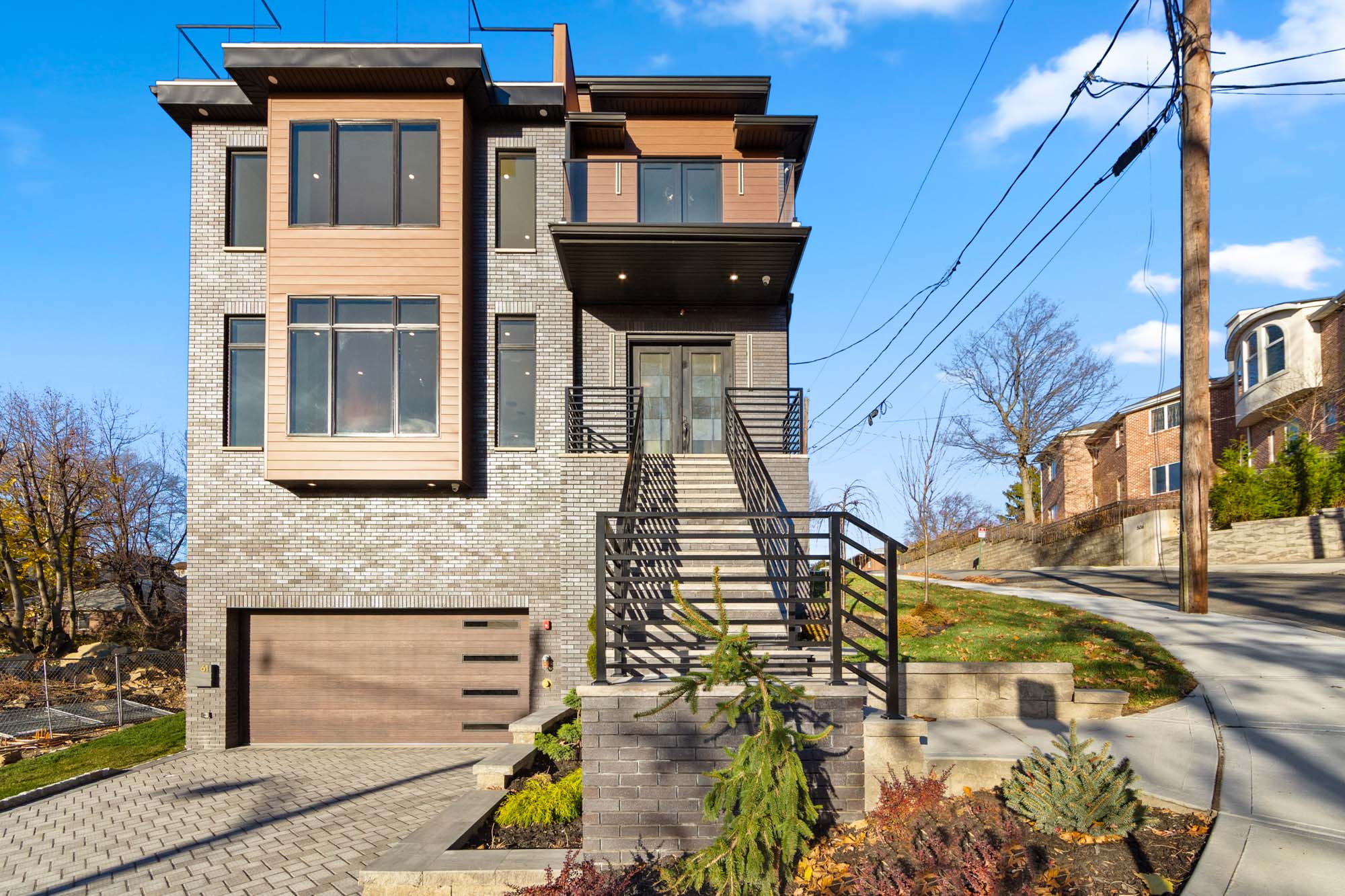 61 Edgewater Road