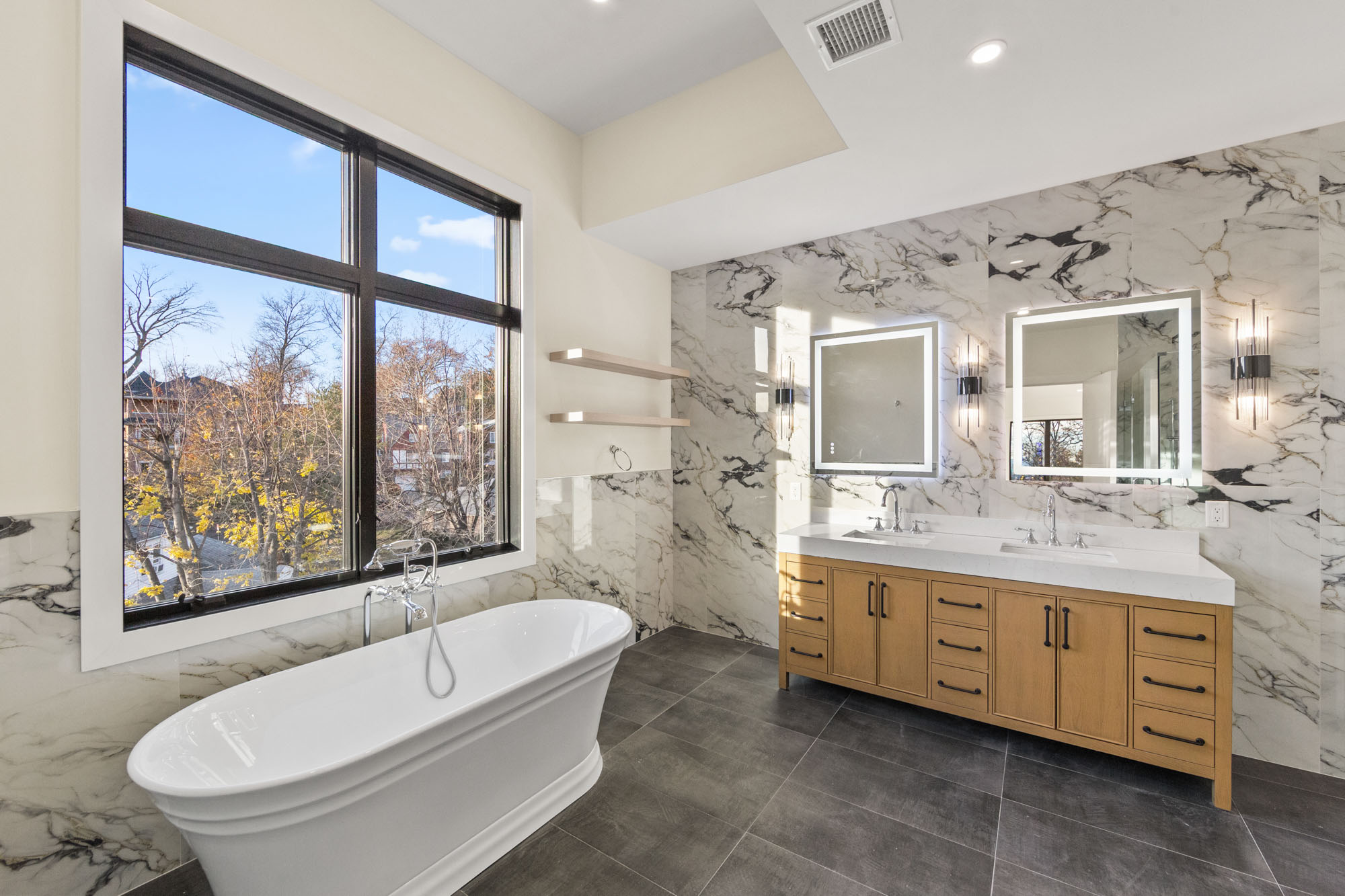 61 Edgewater Road