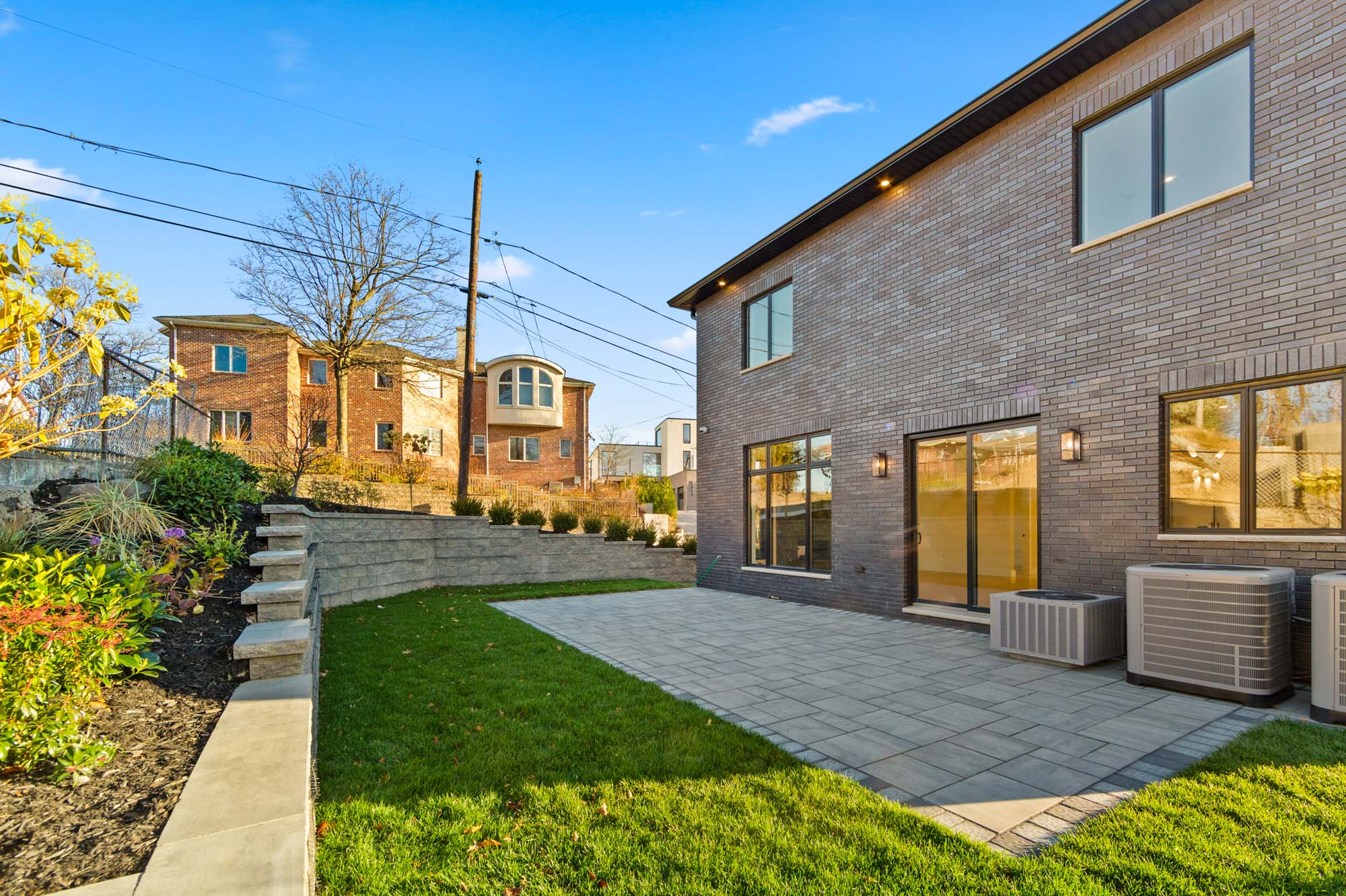 61 Edgewater Road