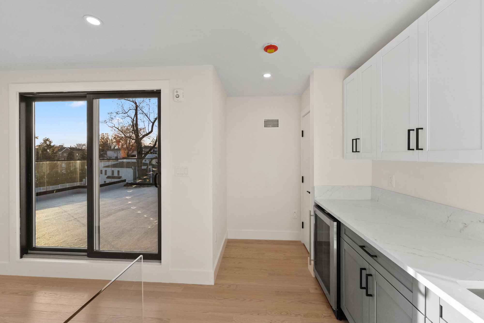61 Edgewater Road