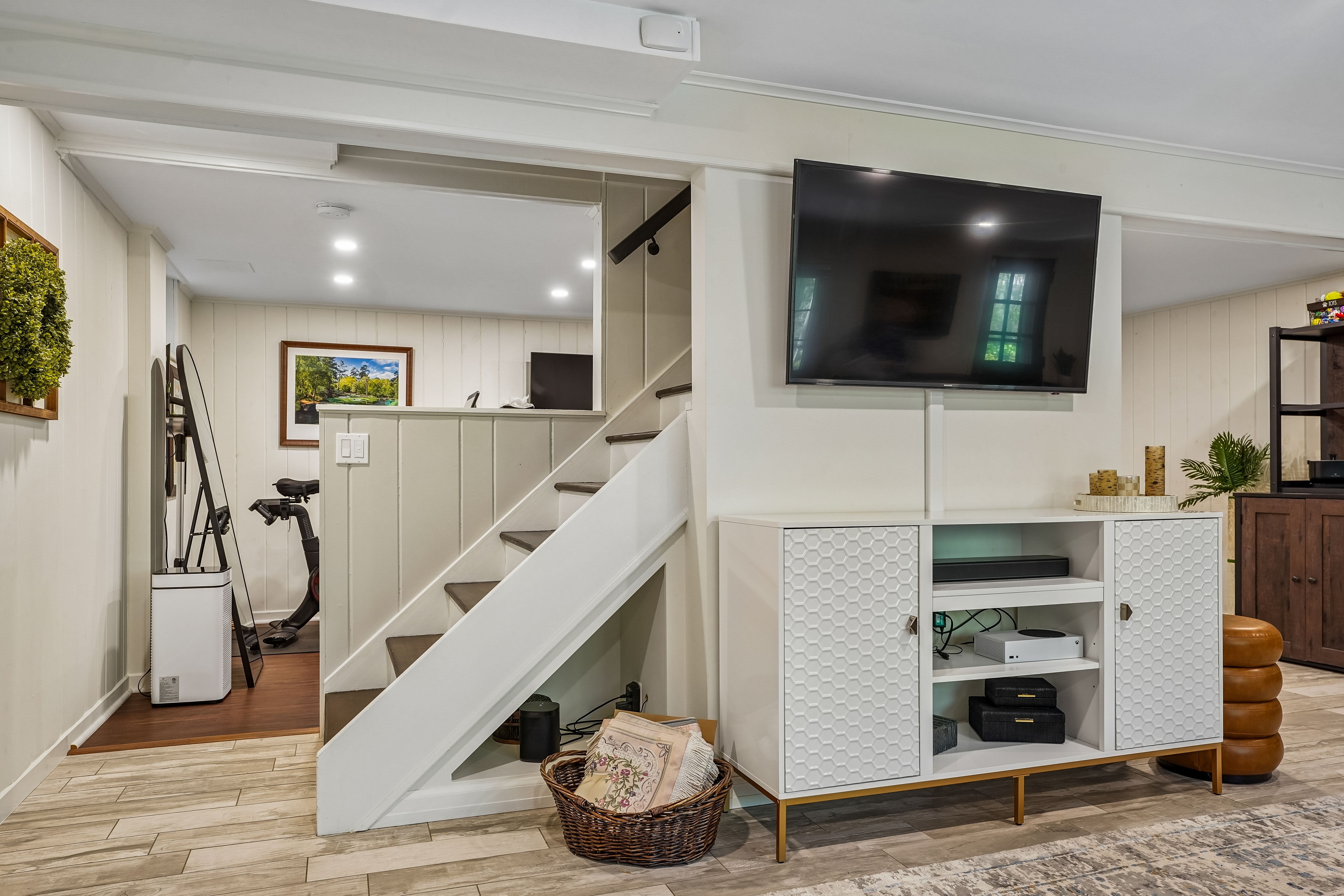 586 Sparrowbush Road 