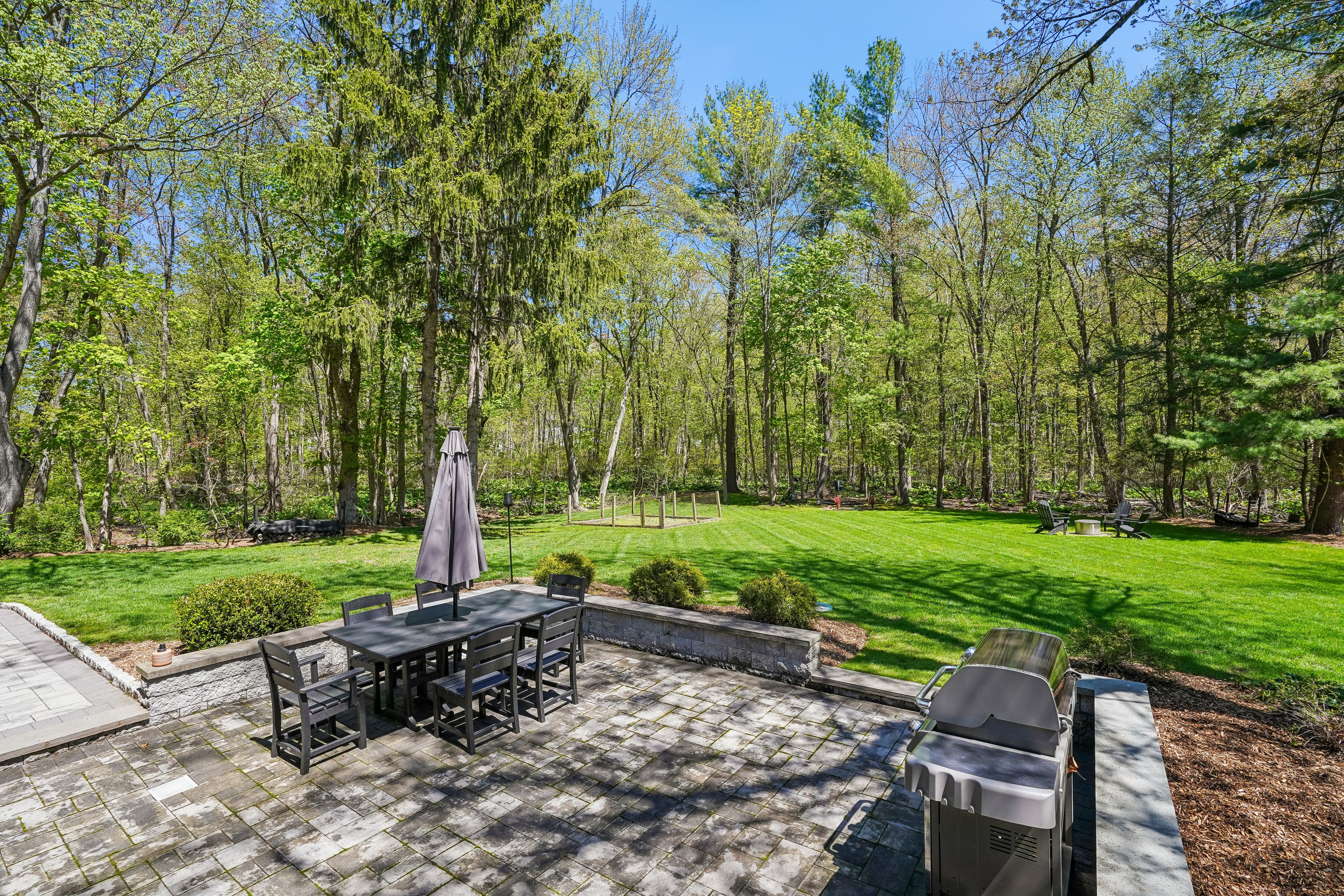 586 Sparrowbush Road 