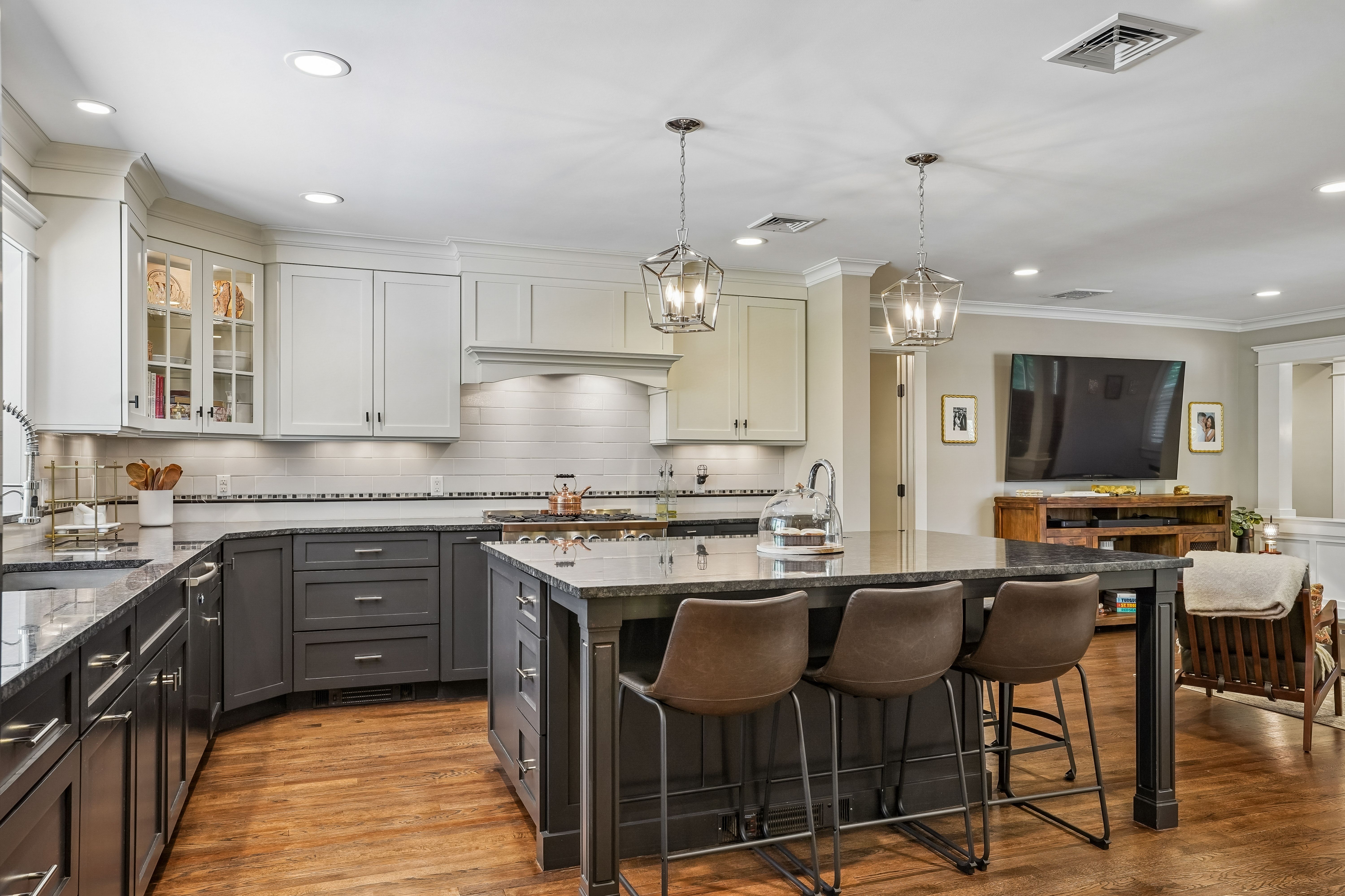 586 Sparrowbush Road 