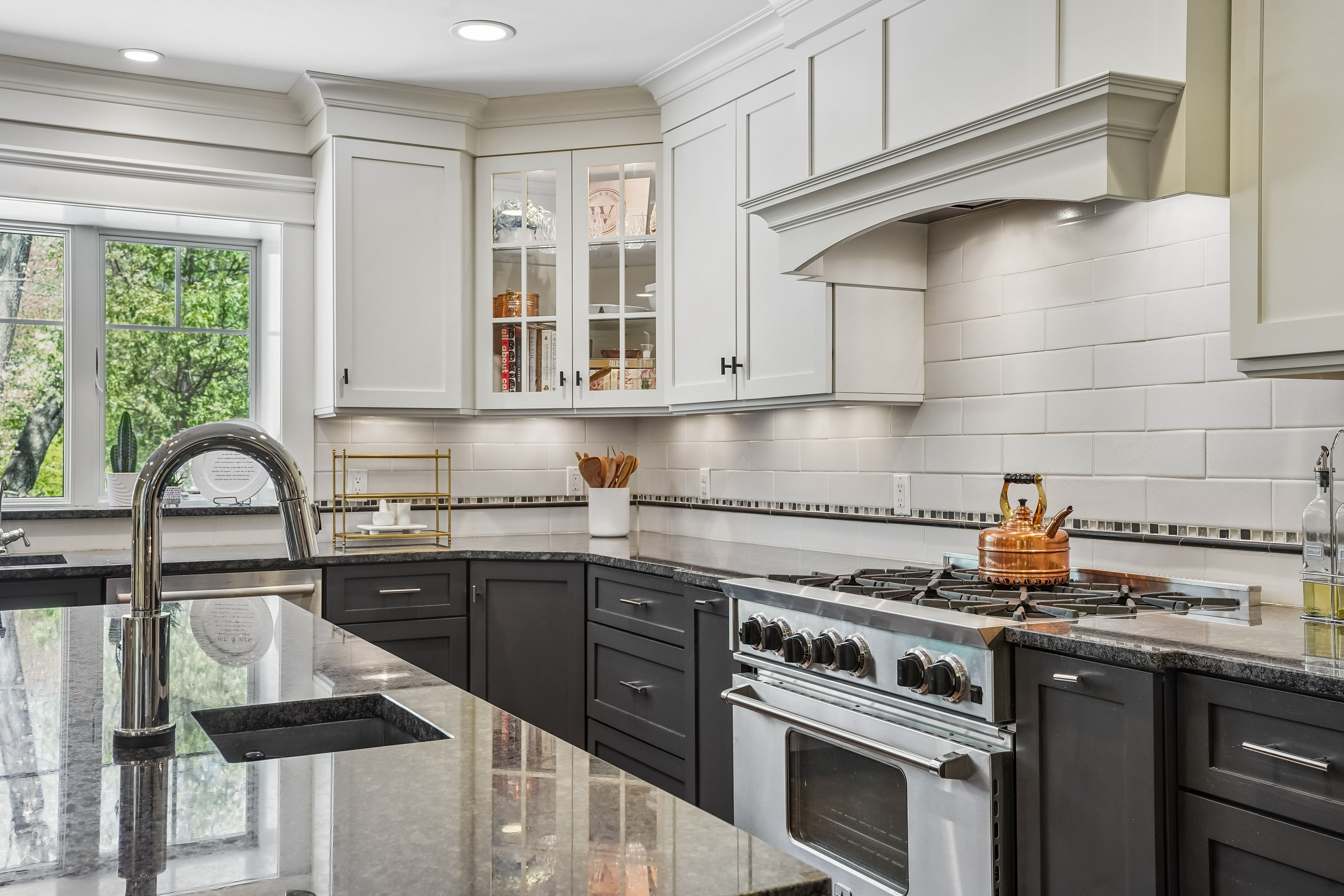 586 Sparrowbush Road 