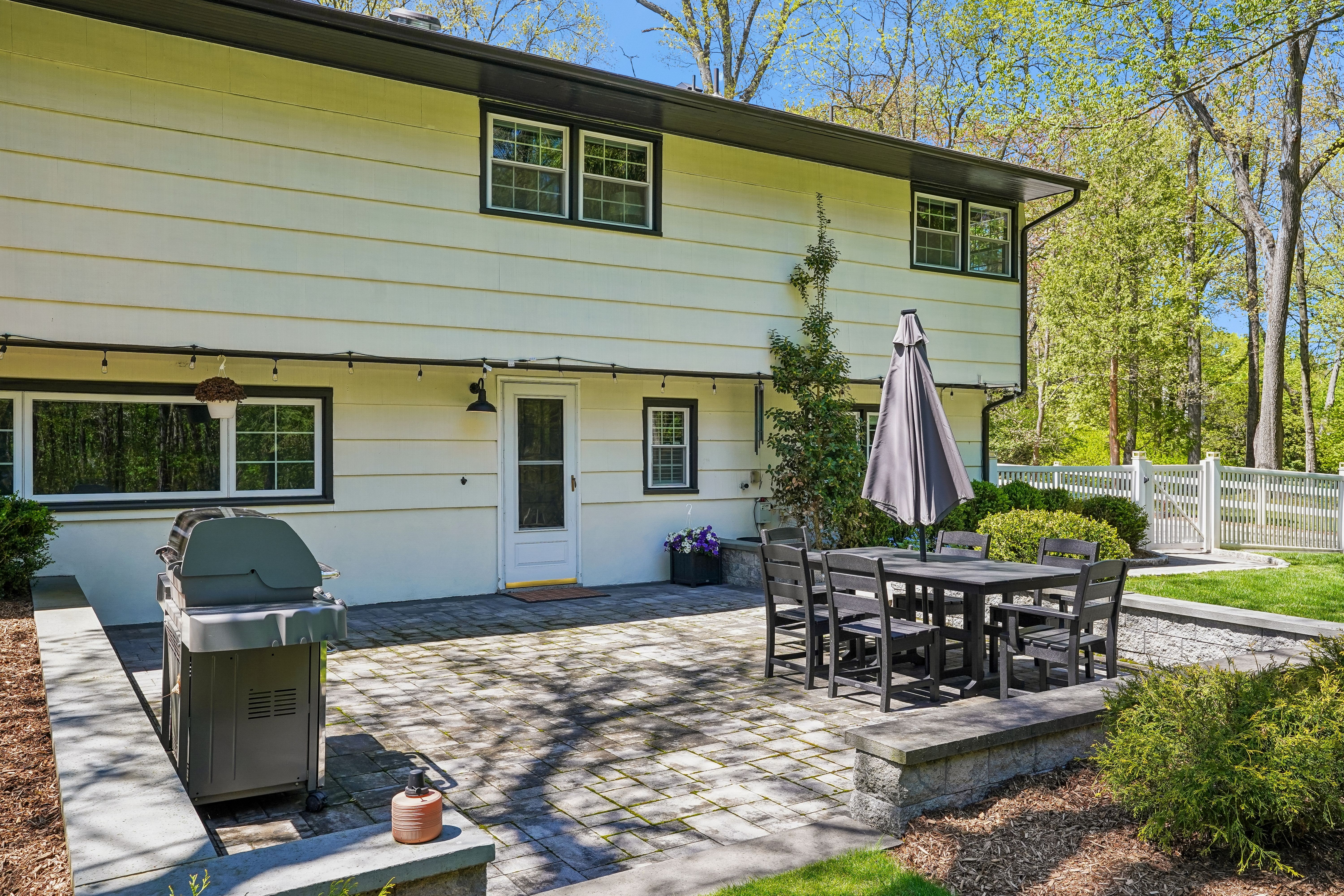586 Sparrowbush Road 