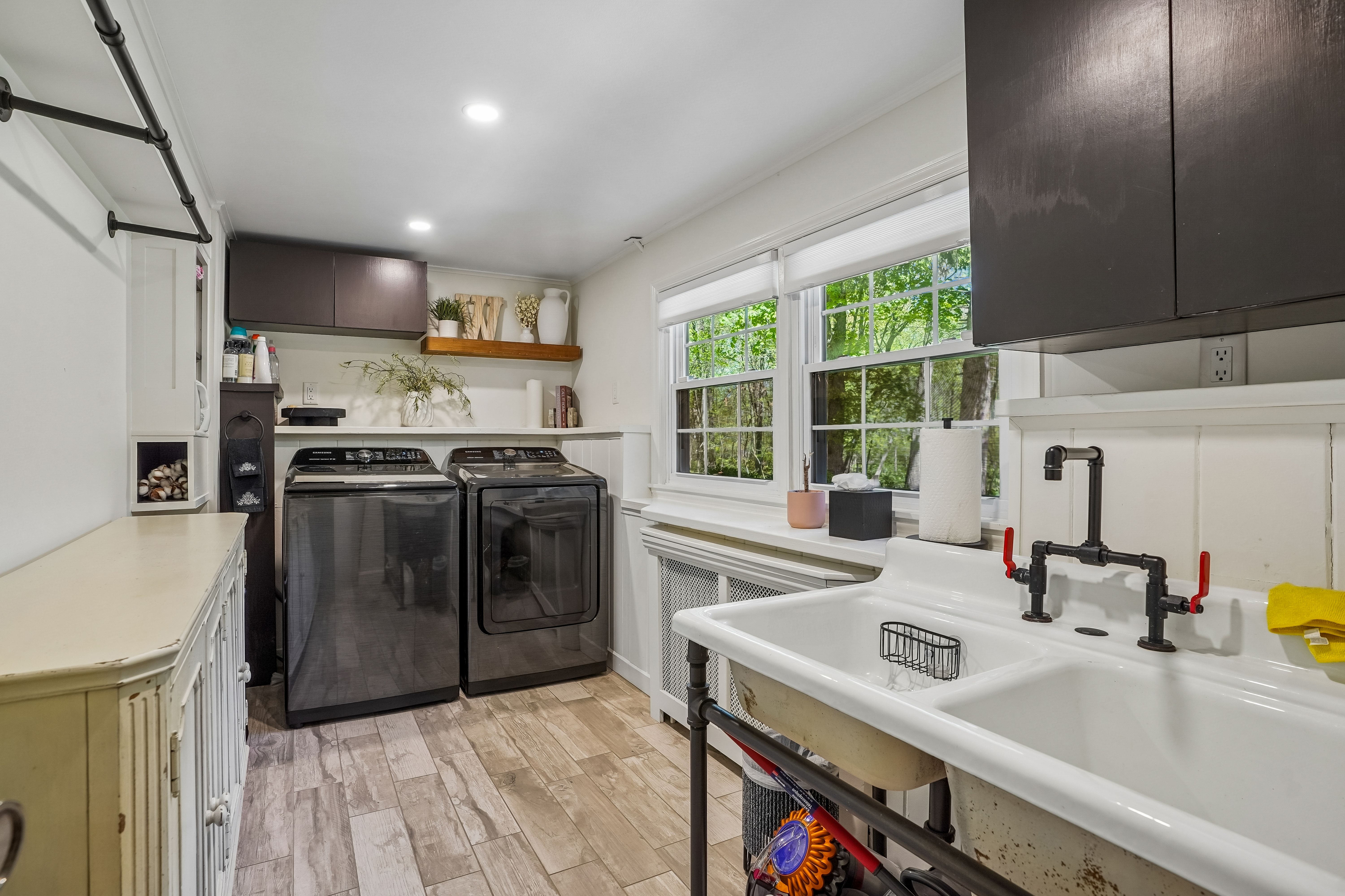 586 Sparrowbush Road 