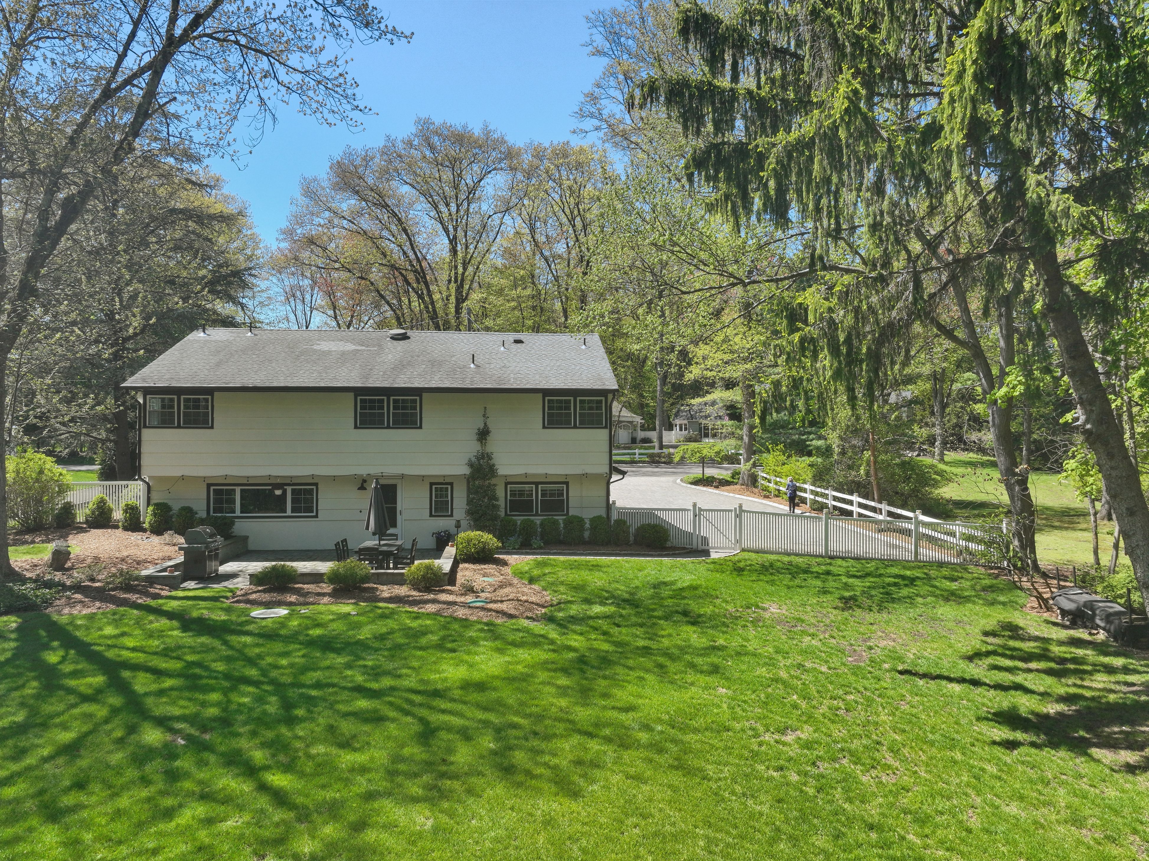 586 Sparrowbush Road 