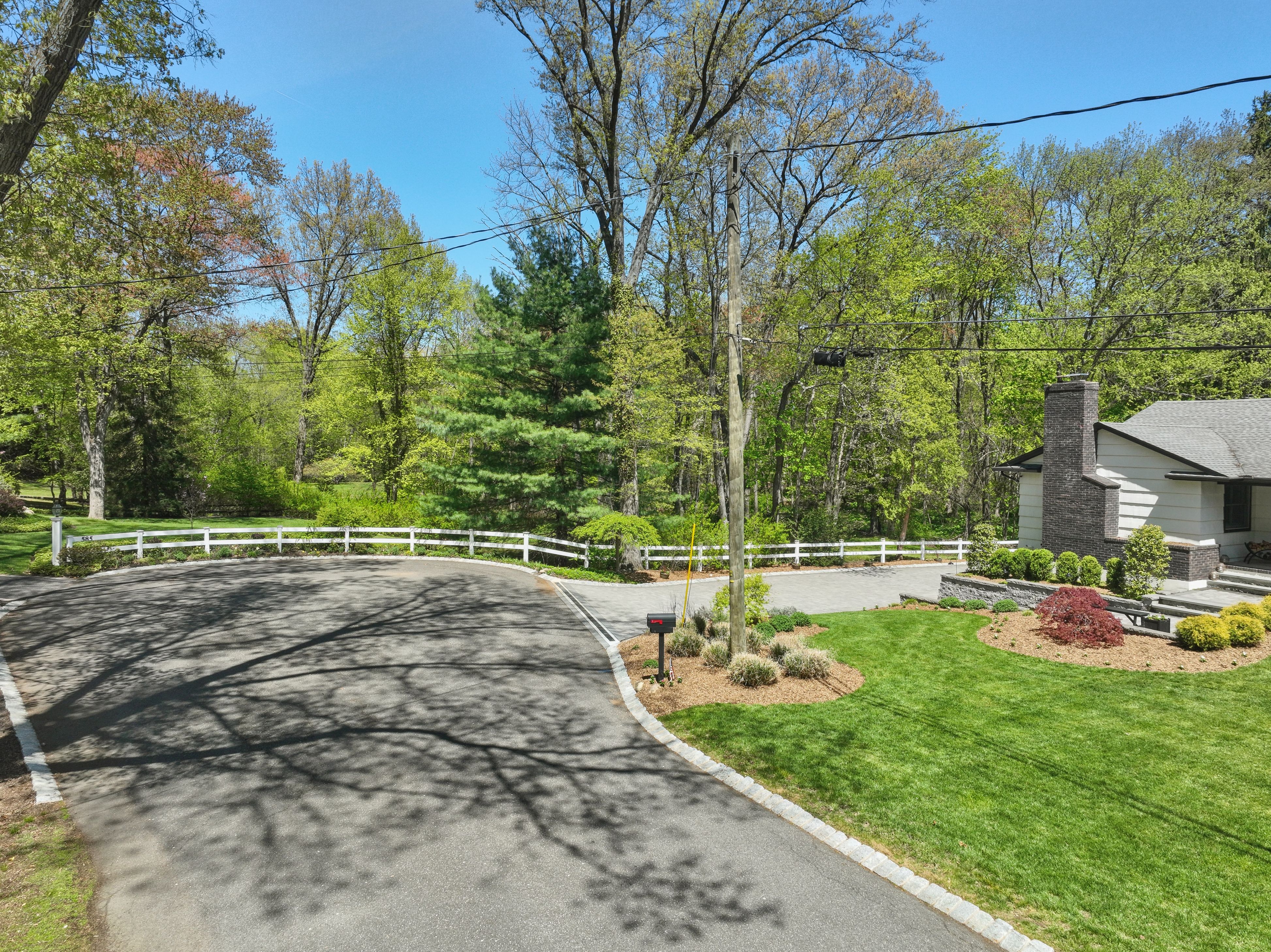 586 Sparrowbush Road 