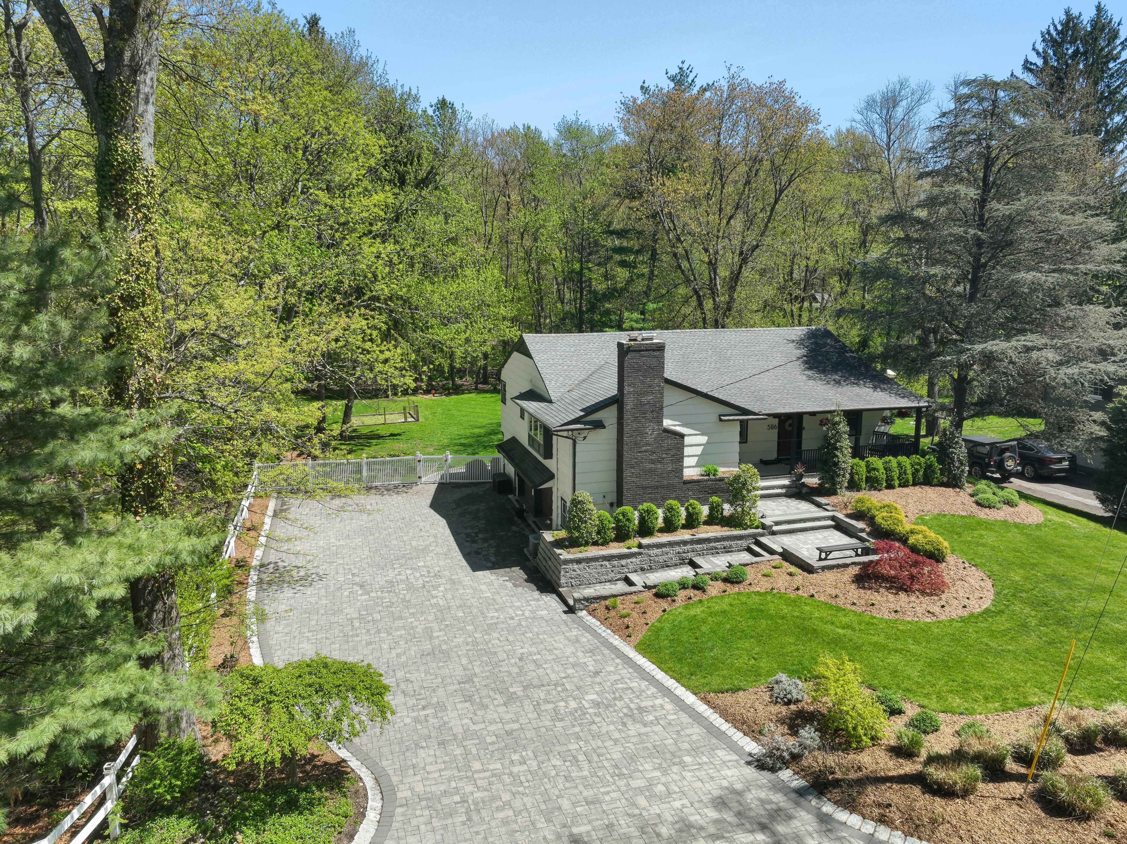 586 Sparrowbush Road 
