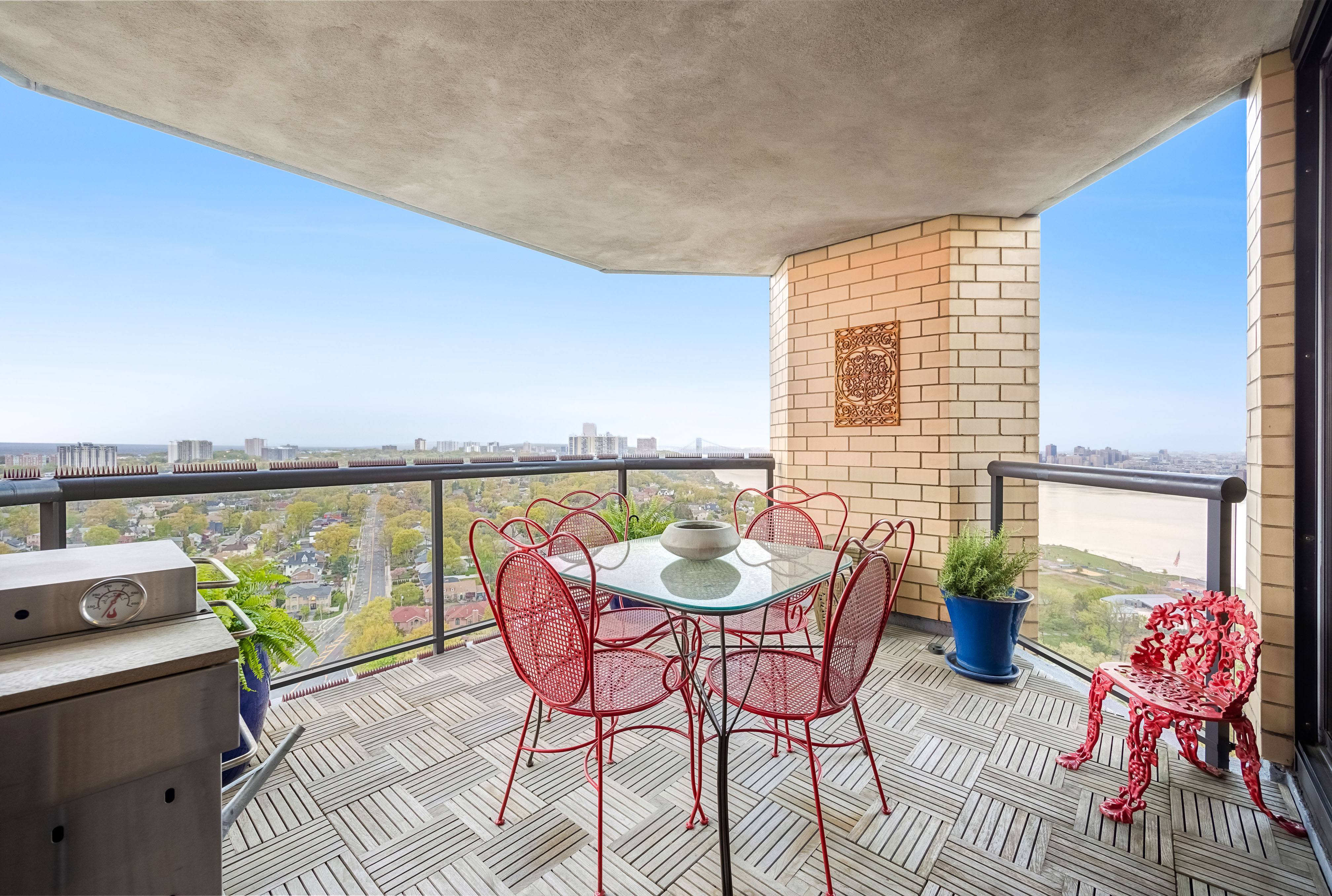 900 Palisade Avenue #PH-2405