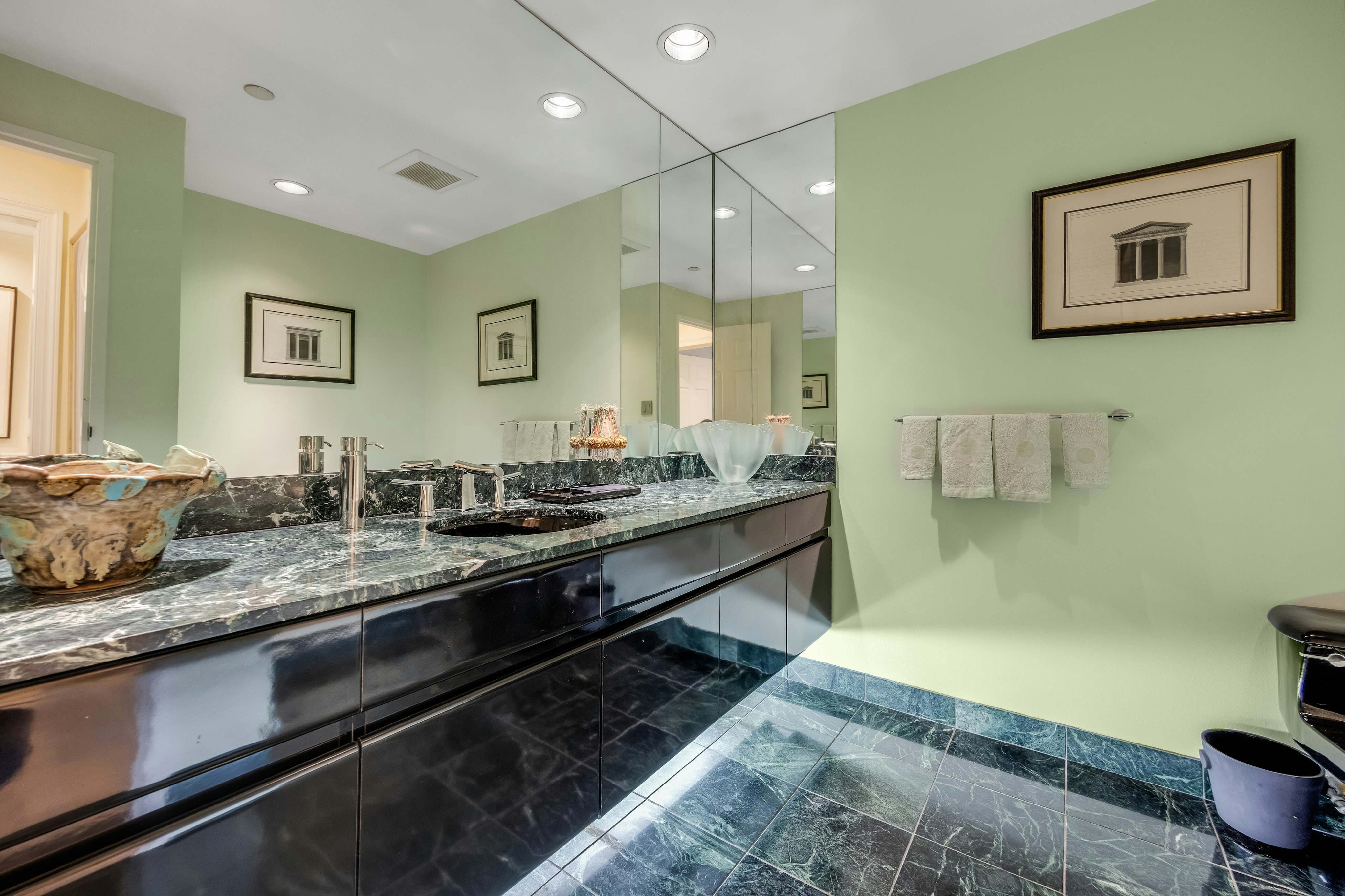 900 Palisade Avenue #PH-2405