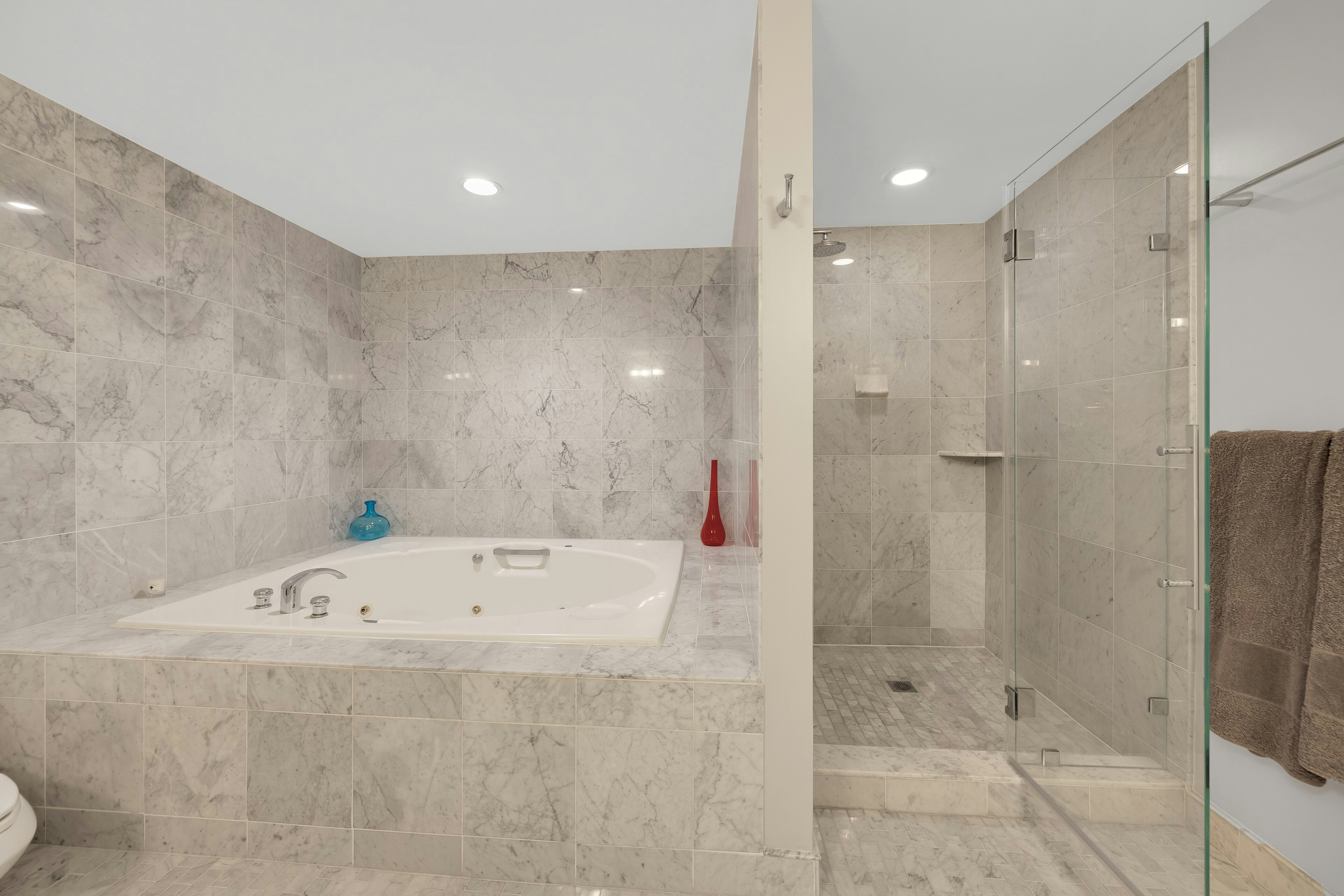 900 Palisade Avenue #PH-2405