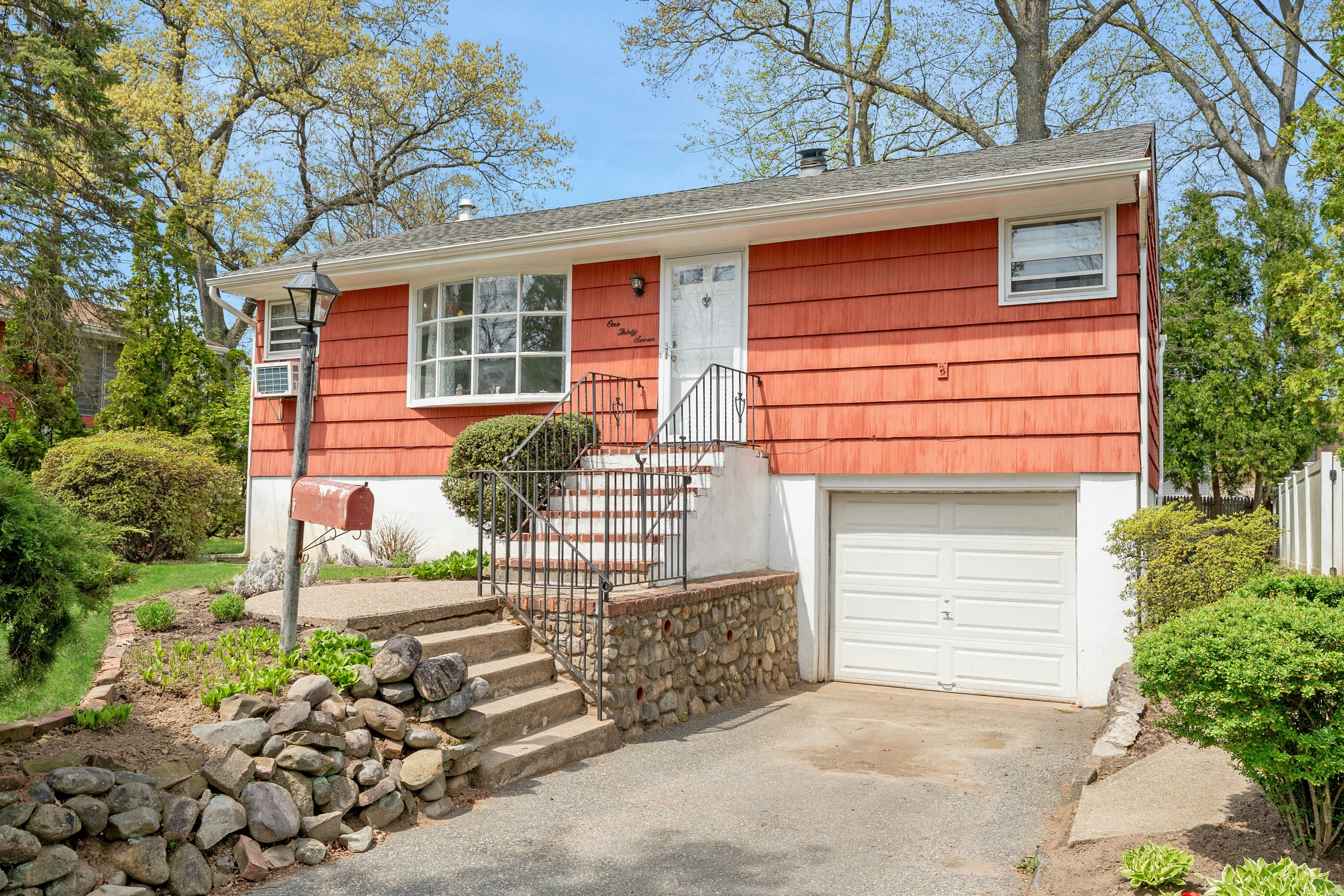 137 Lincoln Place 