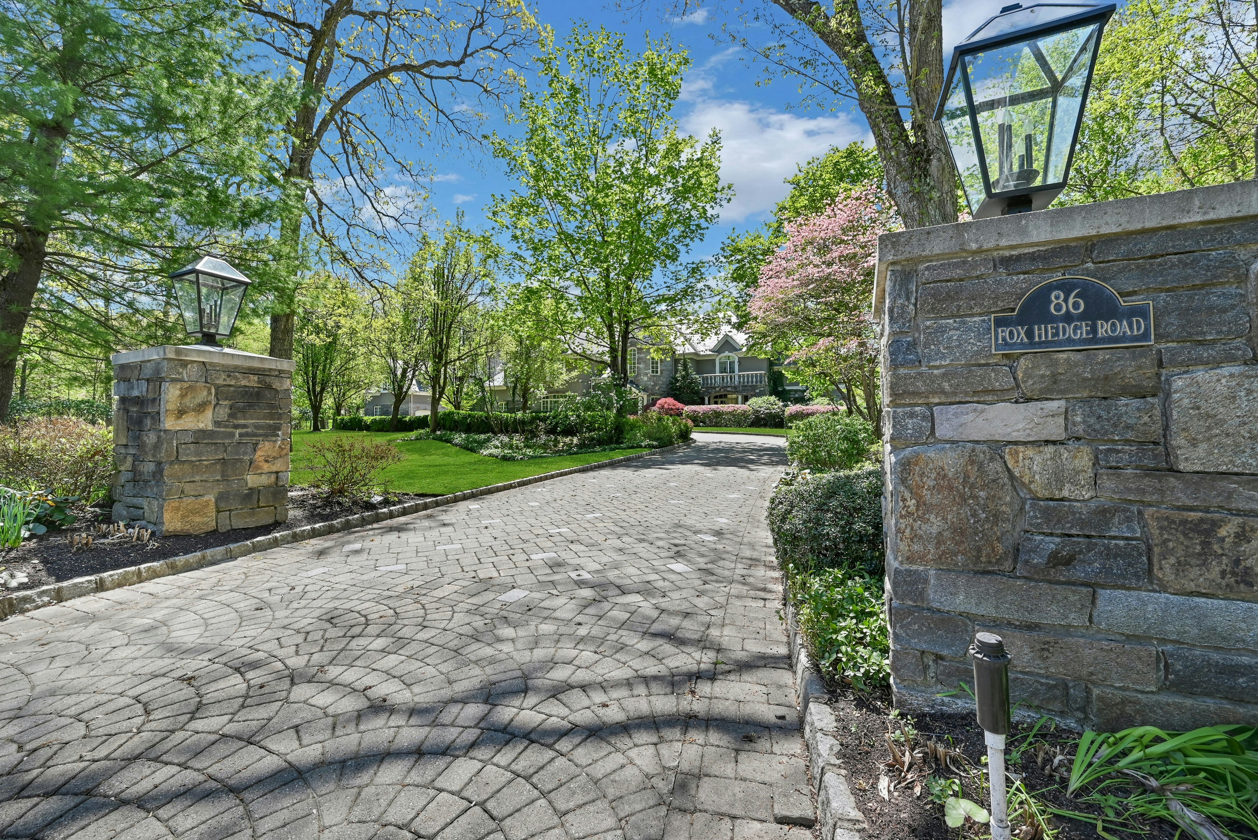 86 Fox Hedge Road 