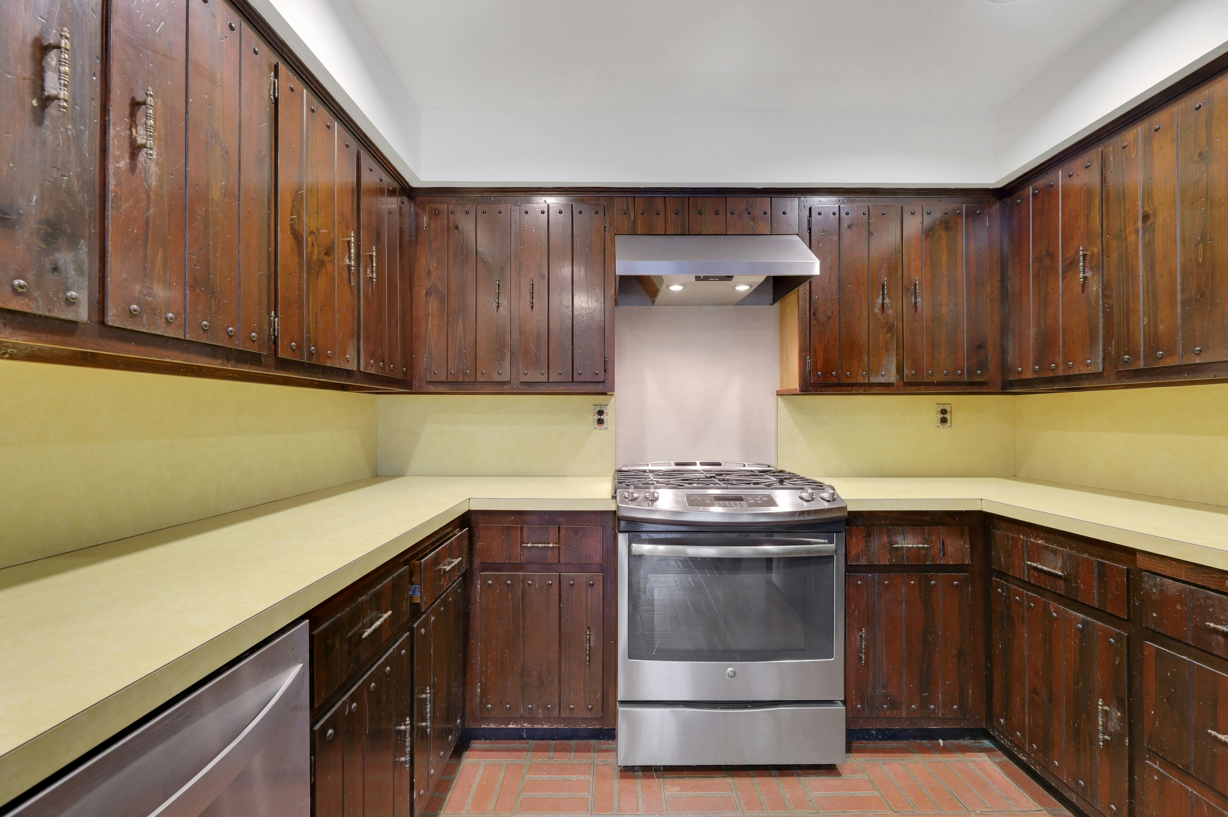 1138 High Mountain Road 