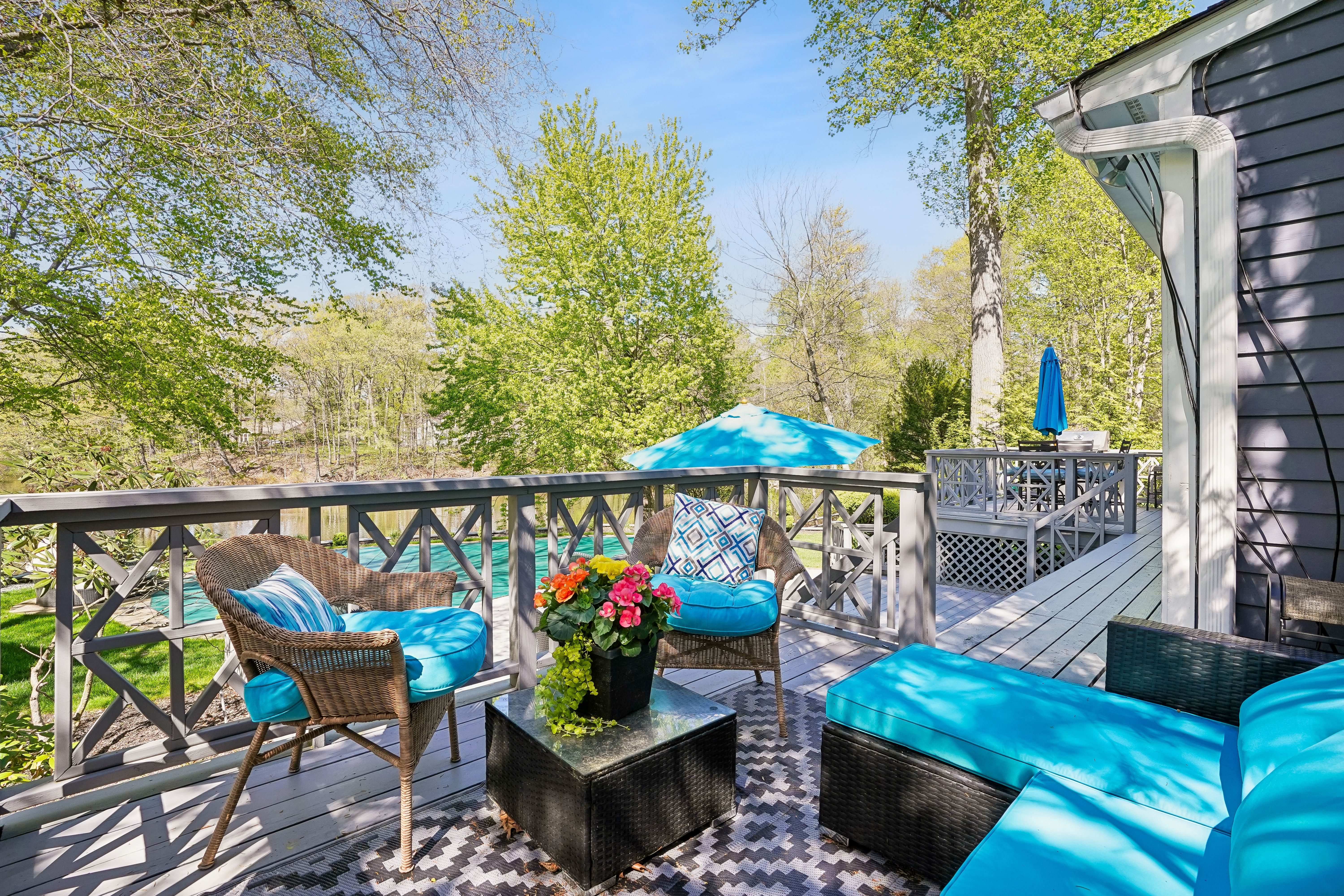 372 Lakeview Drive 