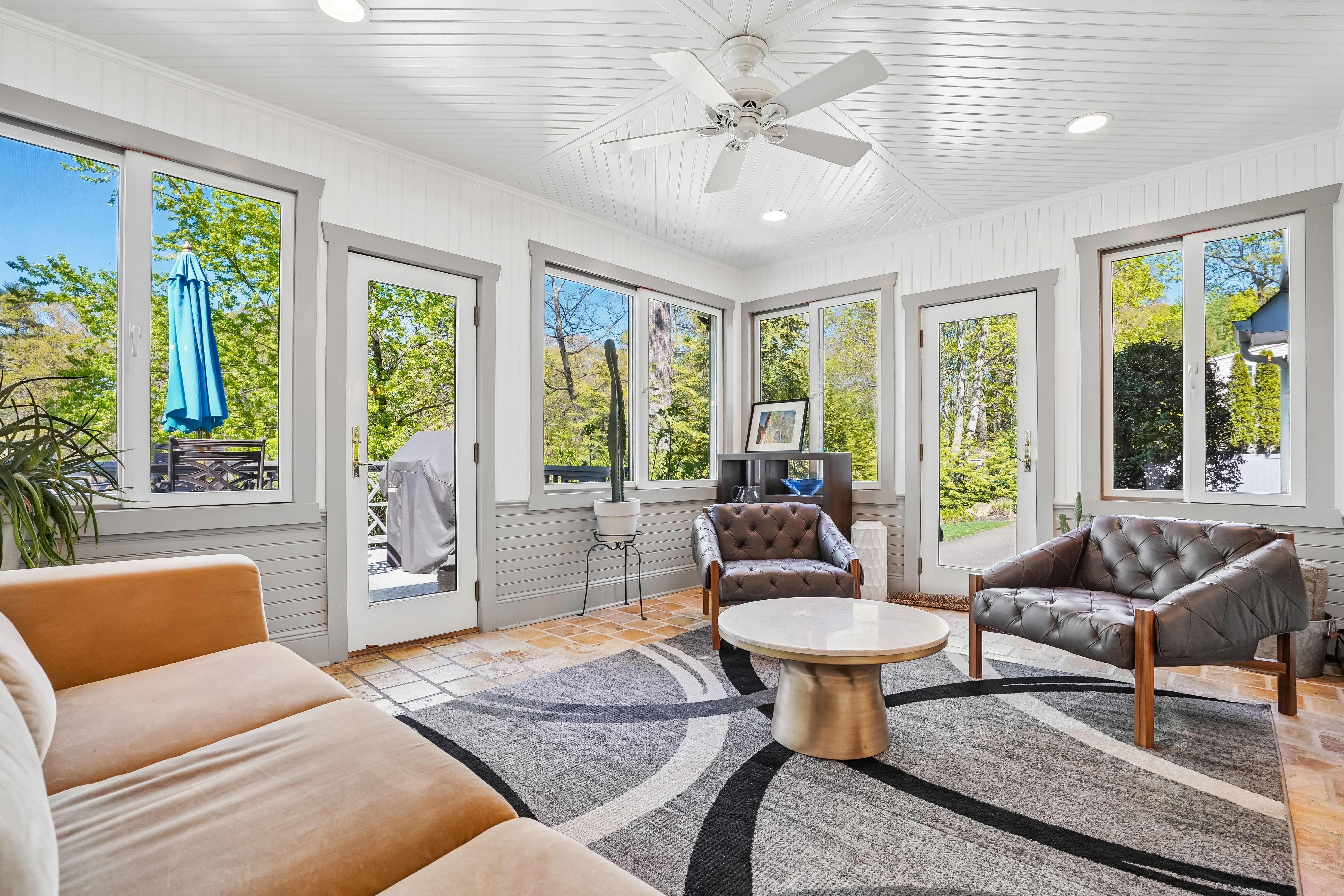 372 Lakeview Drive 