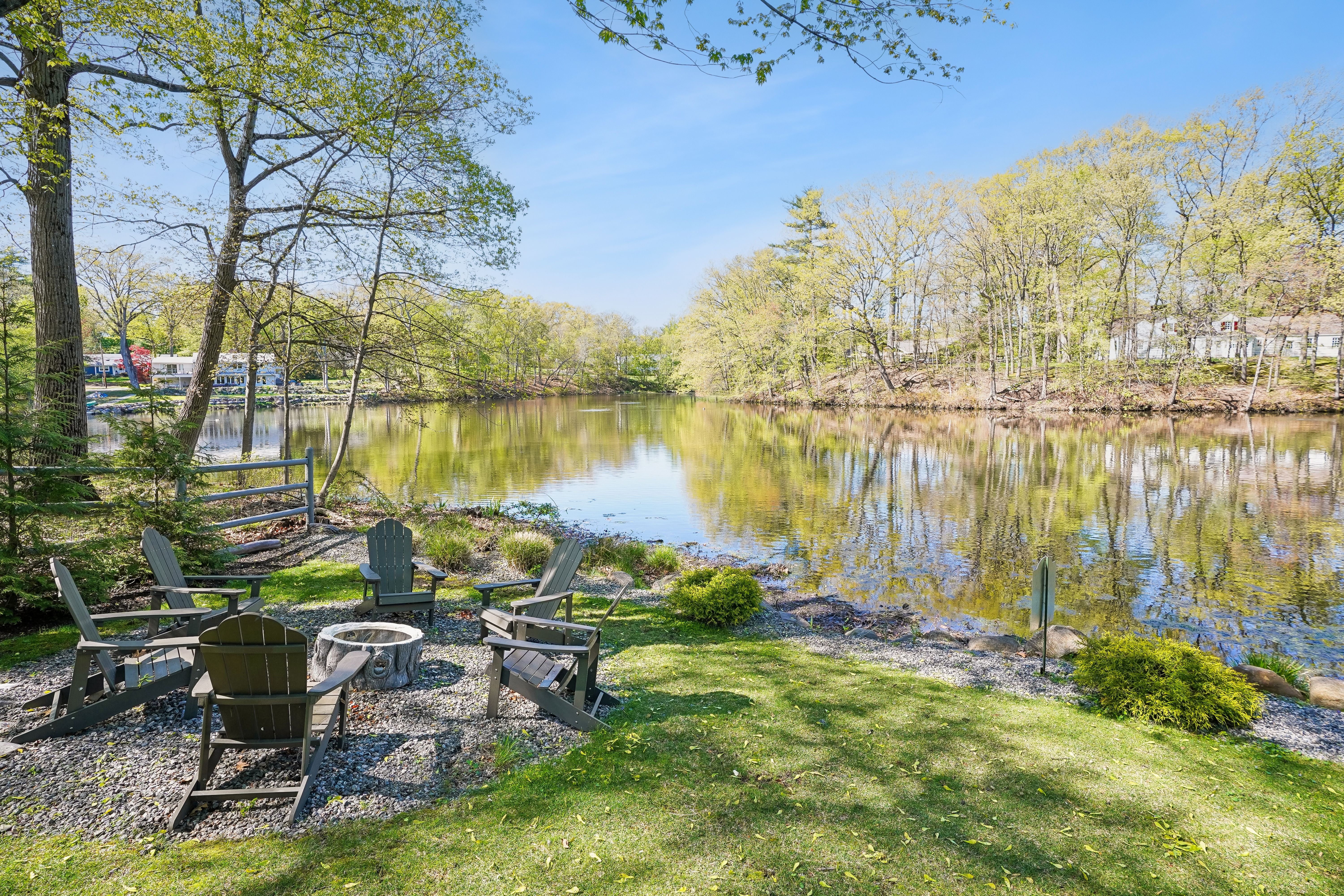 372 Lakeview Drive 