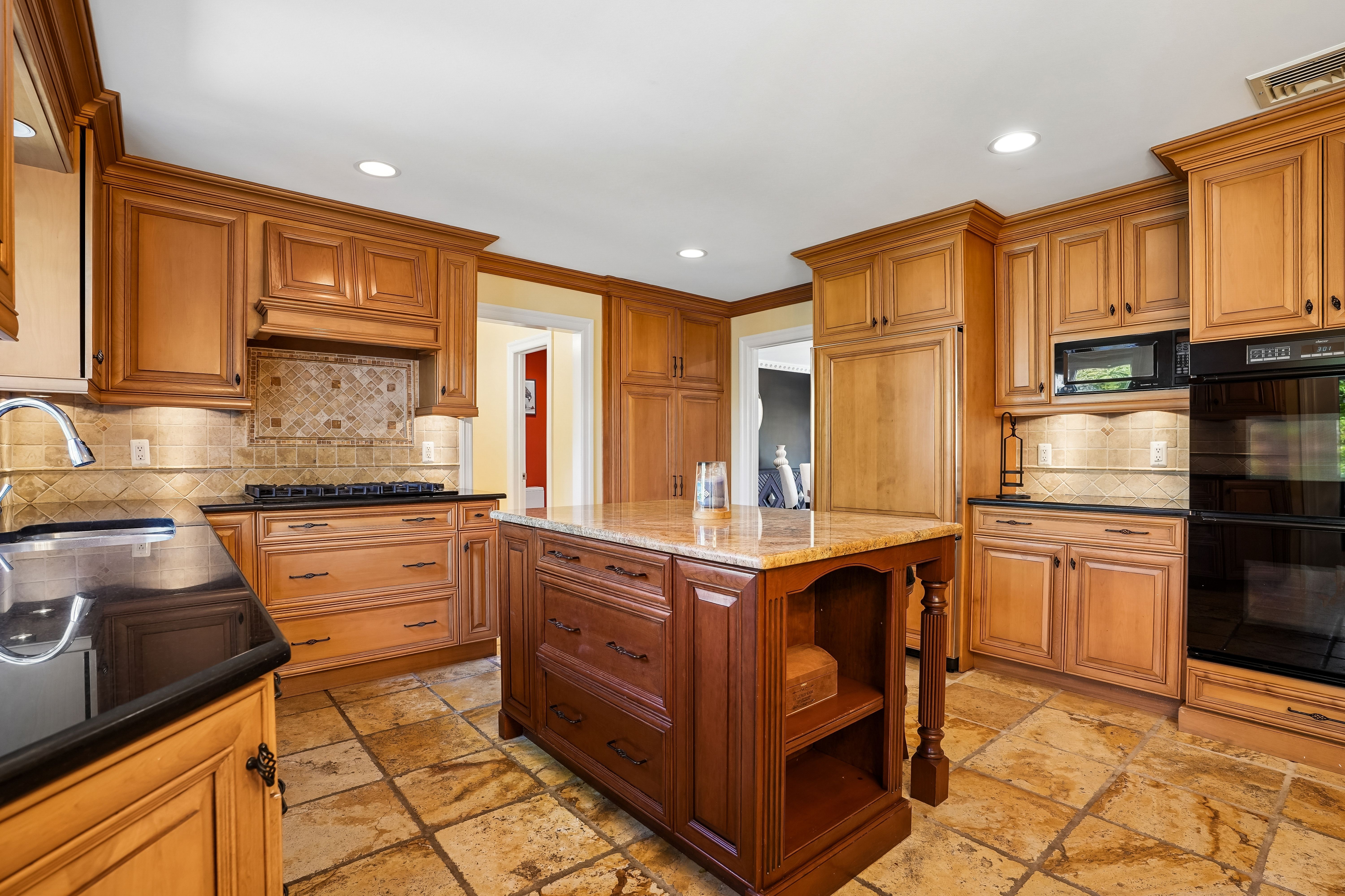 372 Lakeview Drive 