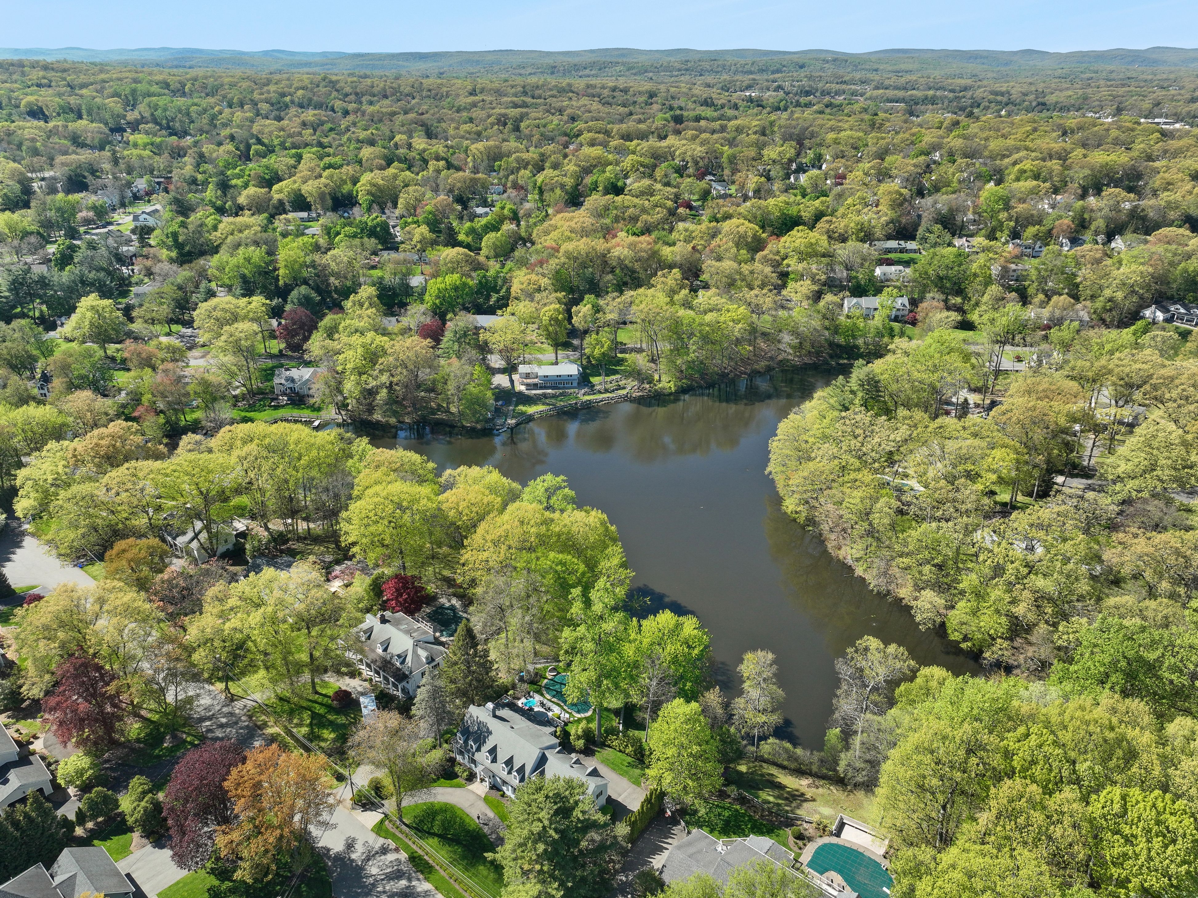 372 Lakeview Drive 