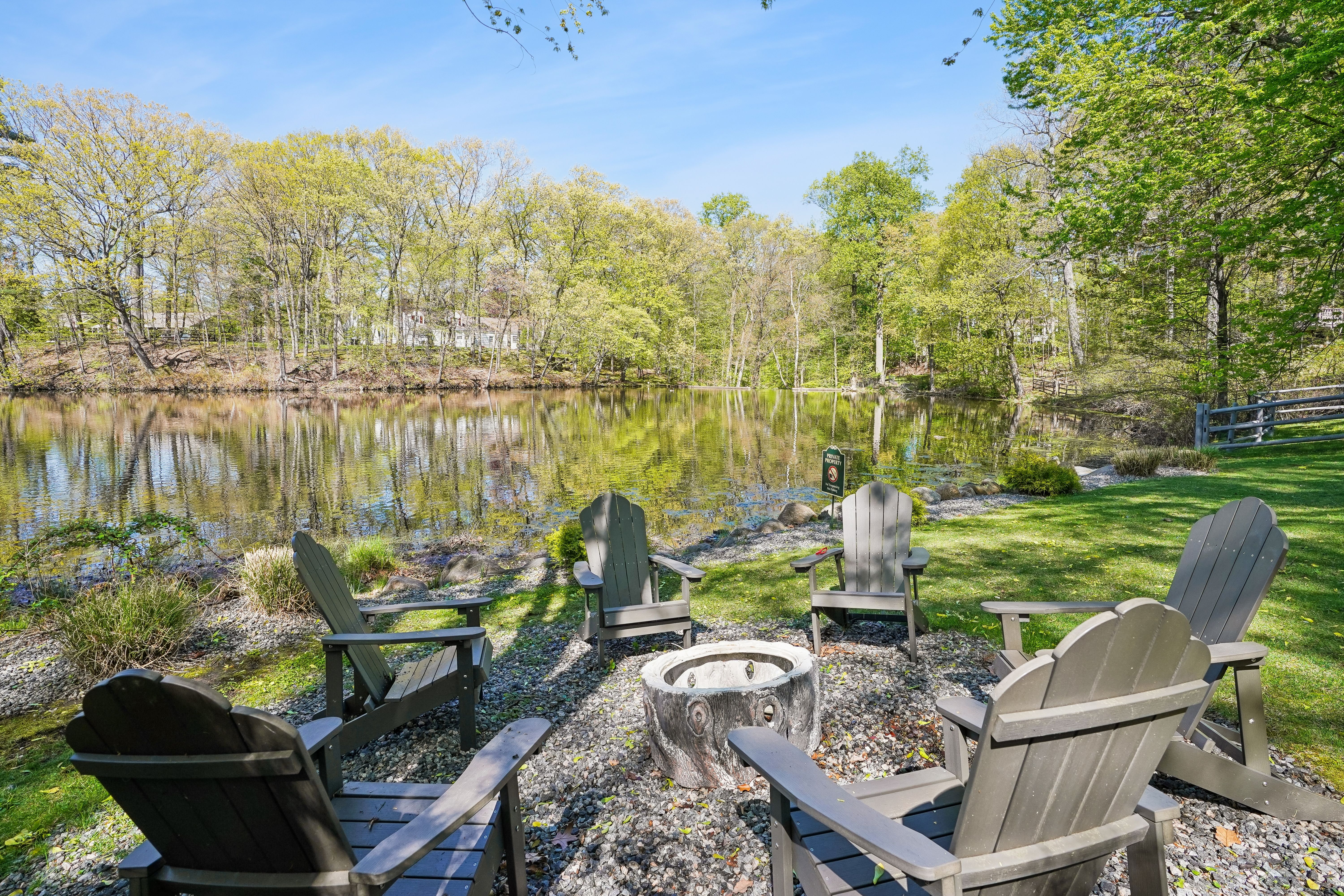 372 Lakeview Drive 