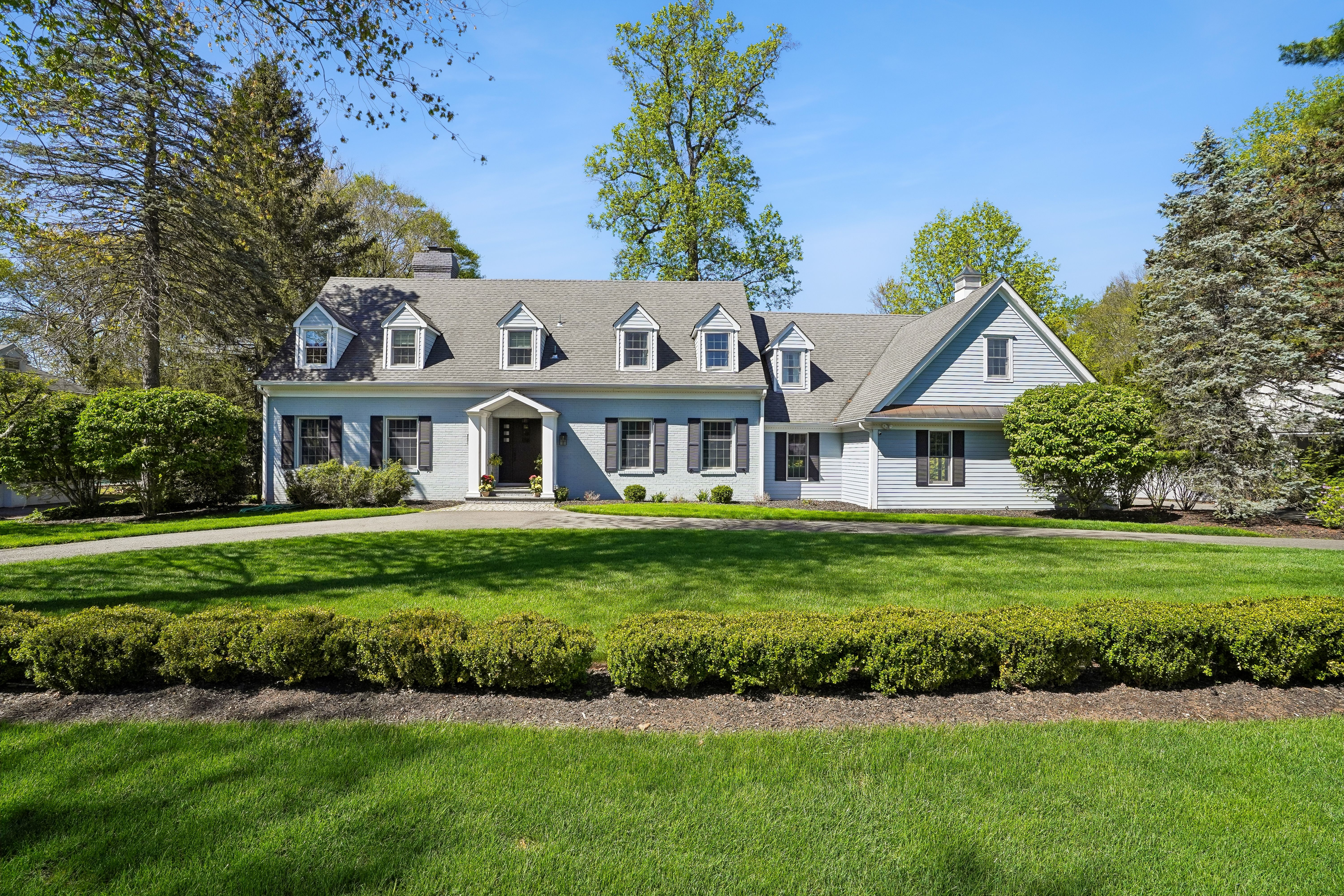 372 Lakeview Drive 
