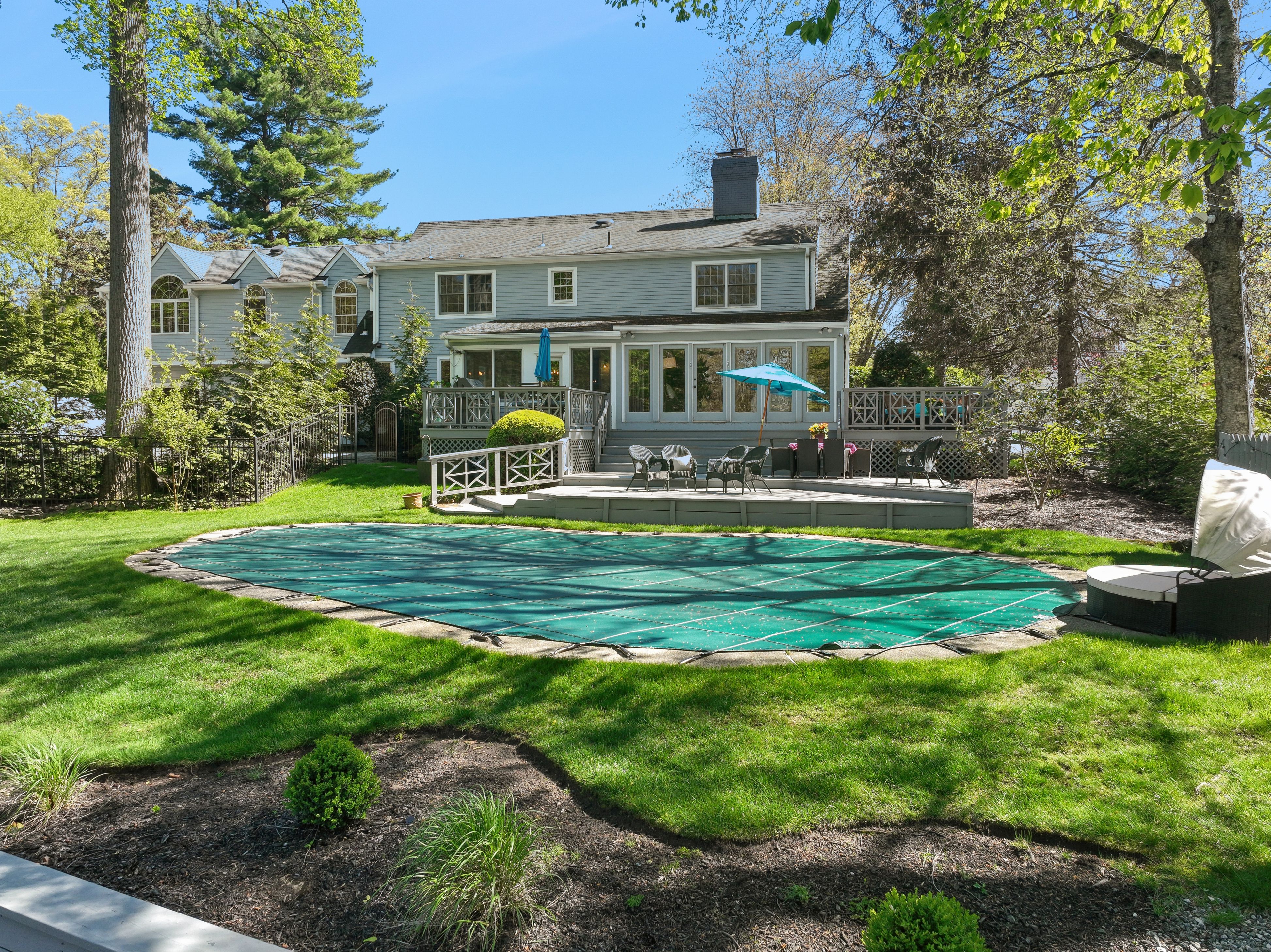 372 Lakeview Drive 