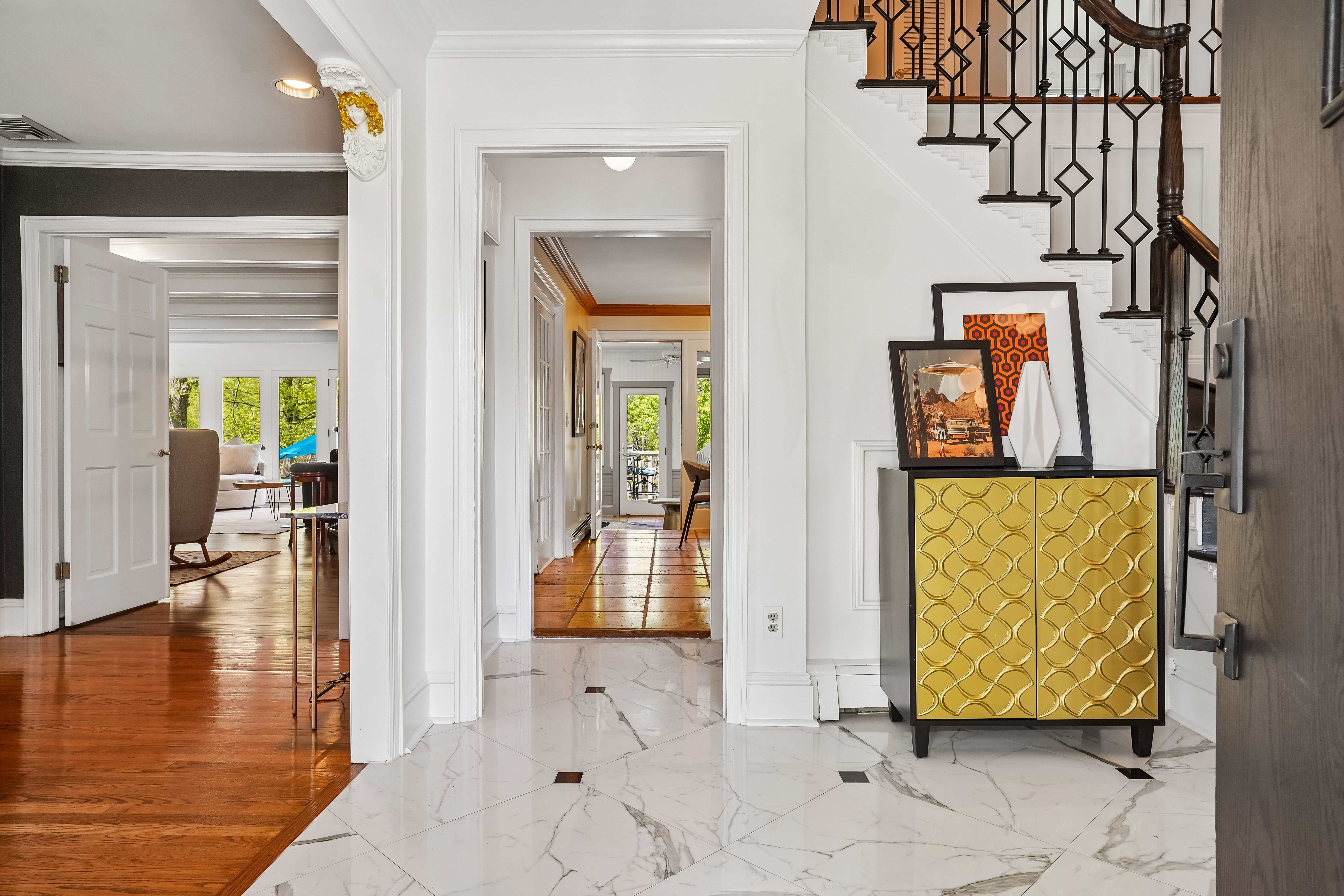 372 Lakeview Drive 