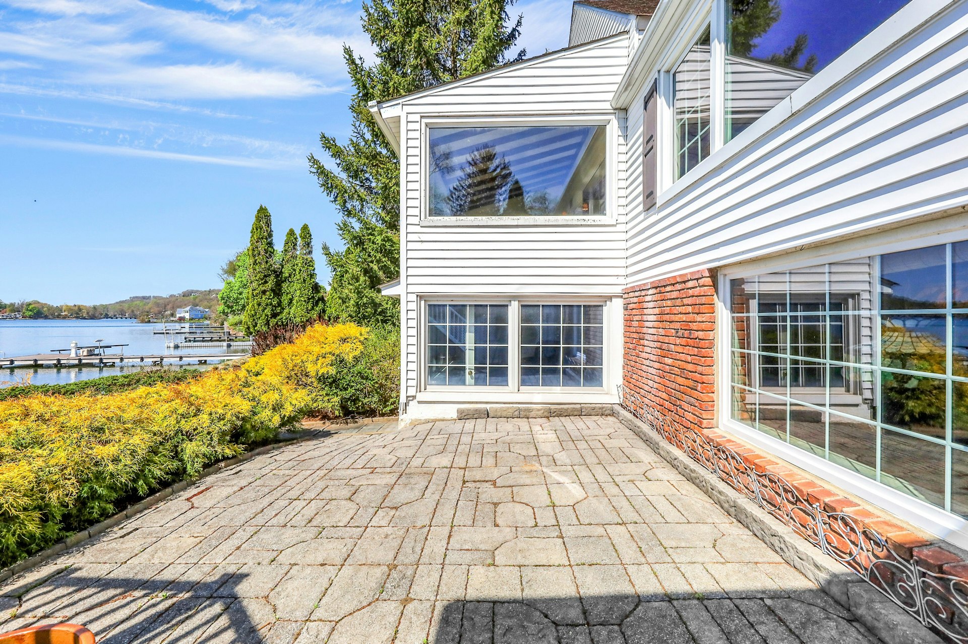 50 Shore Trail 