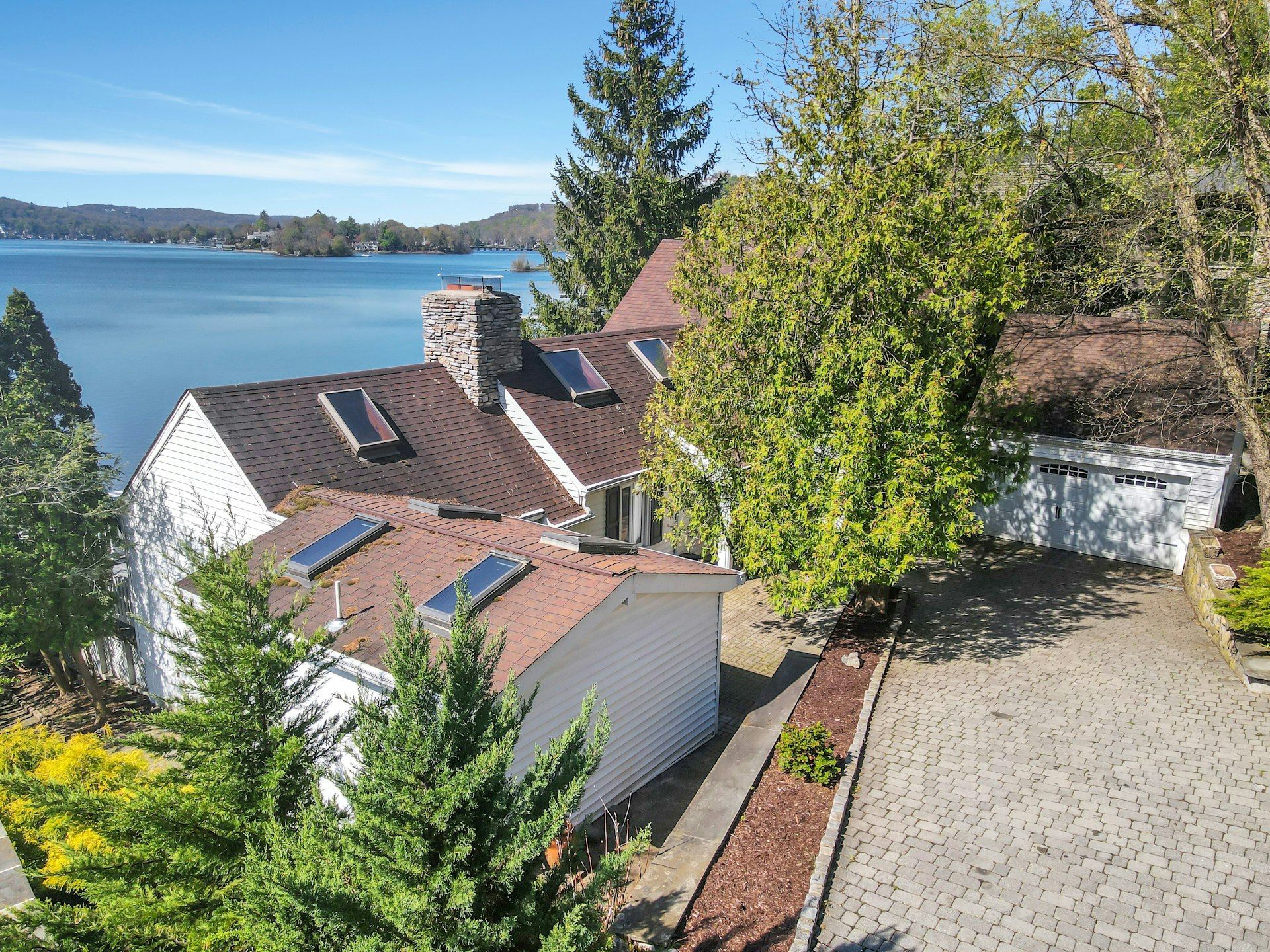 50 Shore Trail 